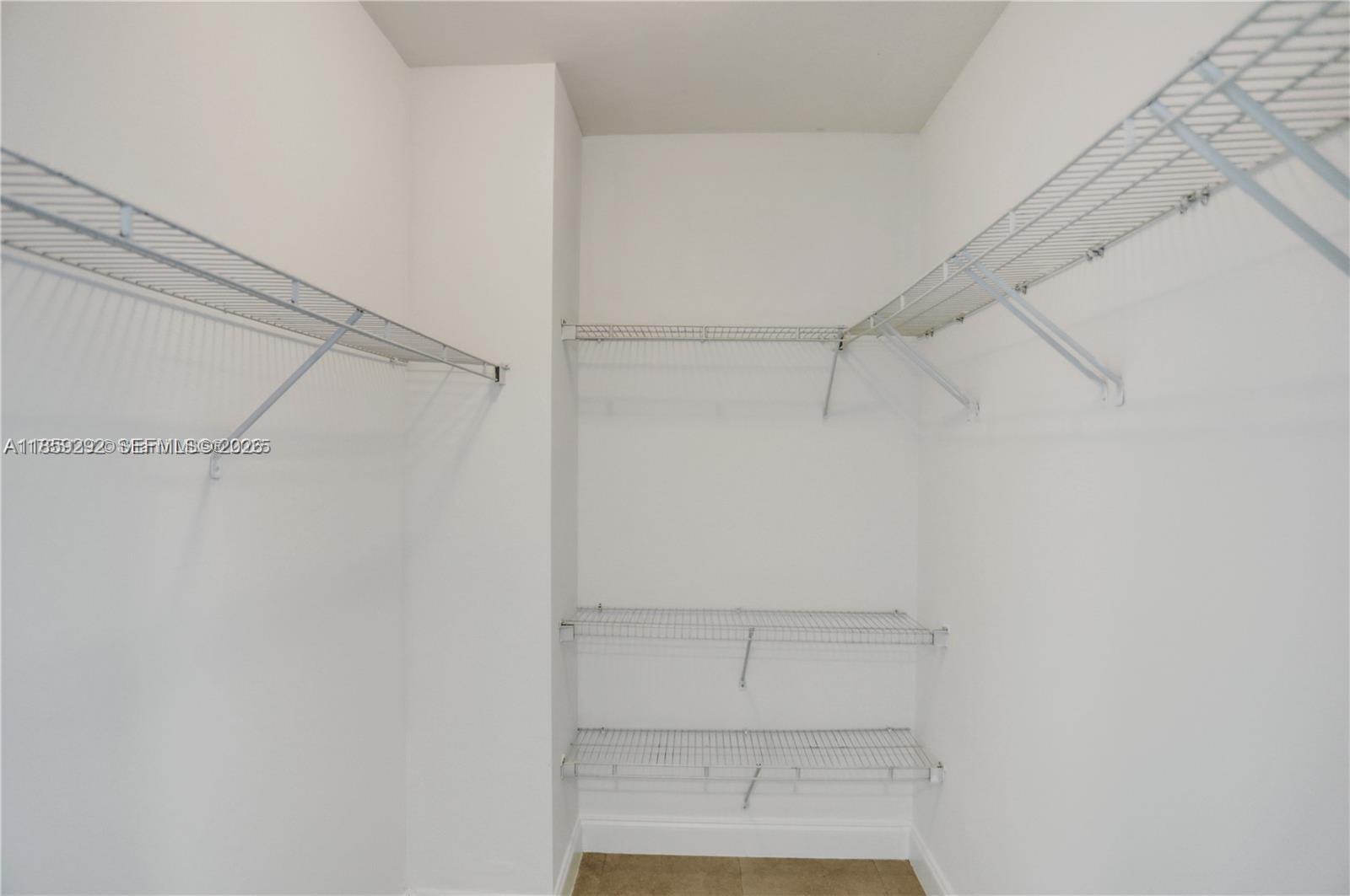 THE OAKS I CONDO - Residential