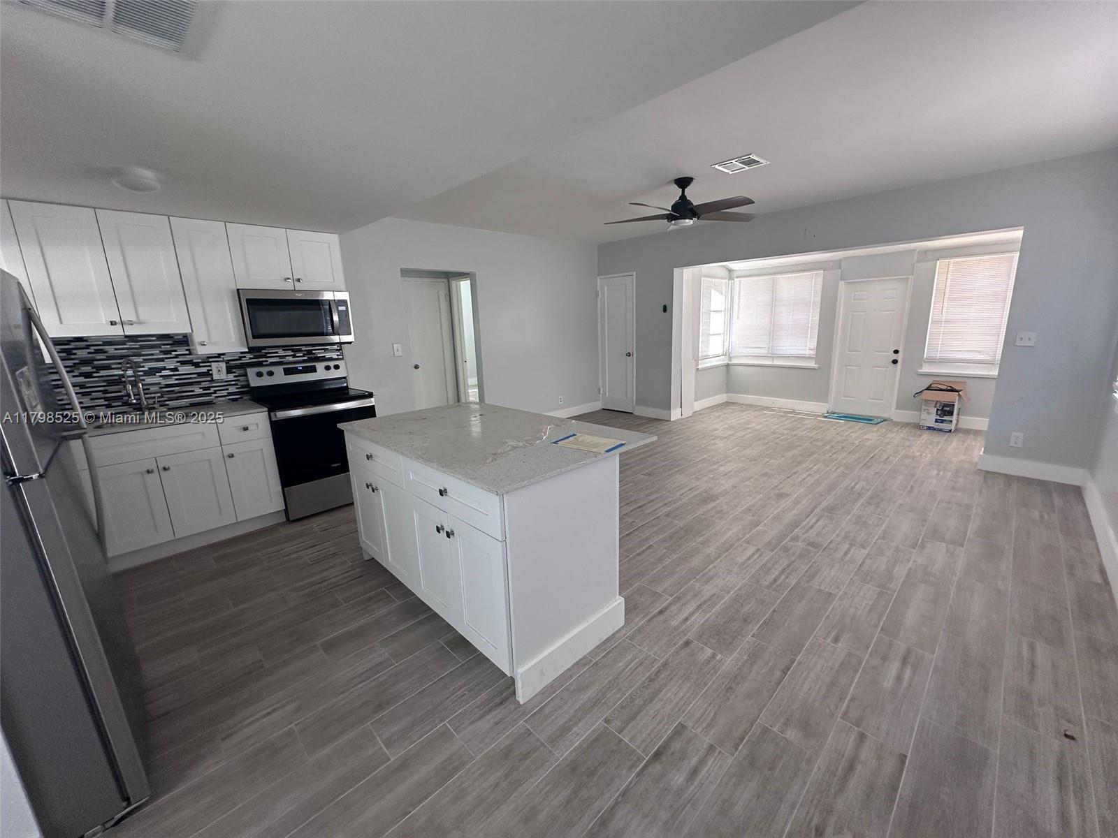 209 SW 5th St 1