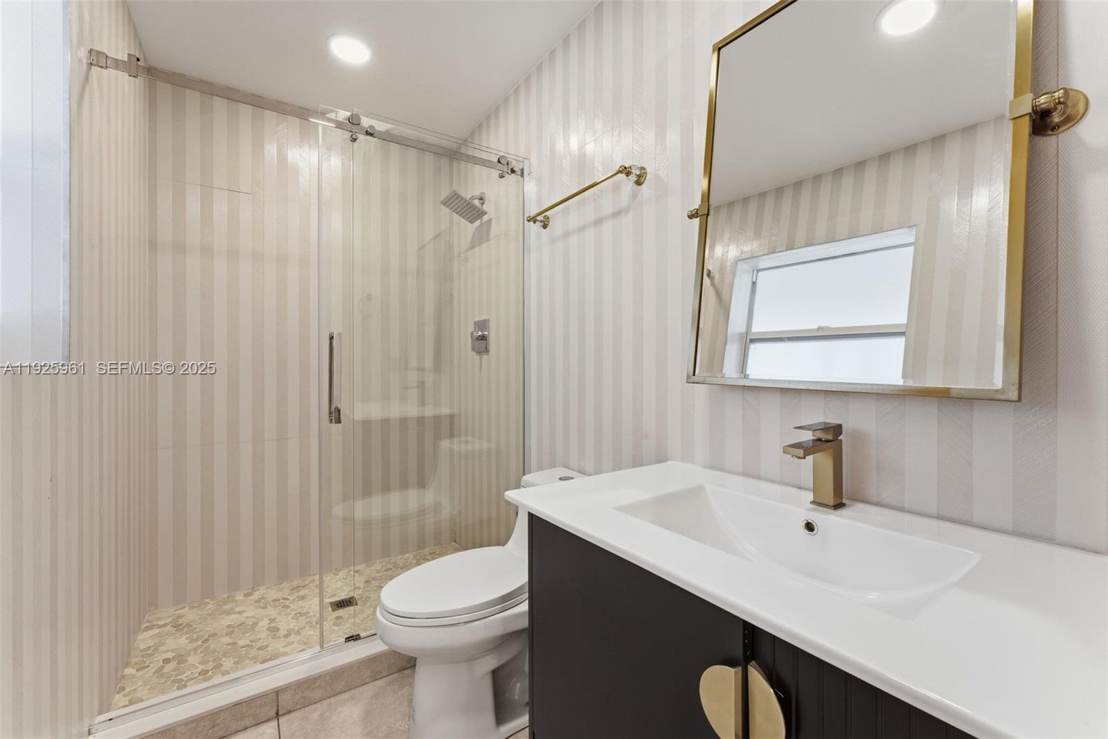 CENTRAL GOLF SEC OF HOLLY - Residential Lease