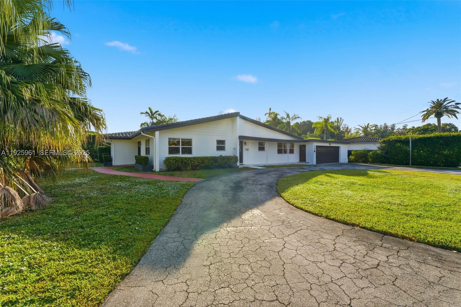 CENTRAL GOLF SEC OF HOLLY - Residential Lease