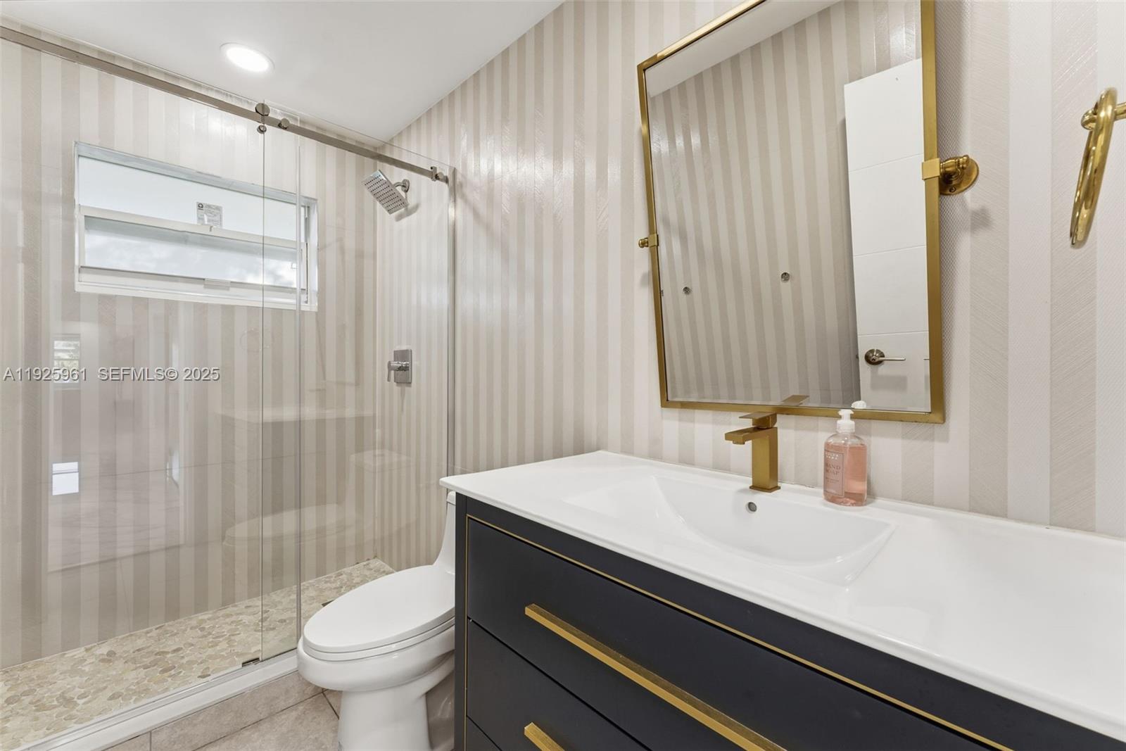 CENTRAL GOLF SEC OF HOLLY - Residential Lease