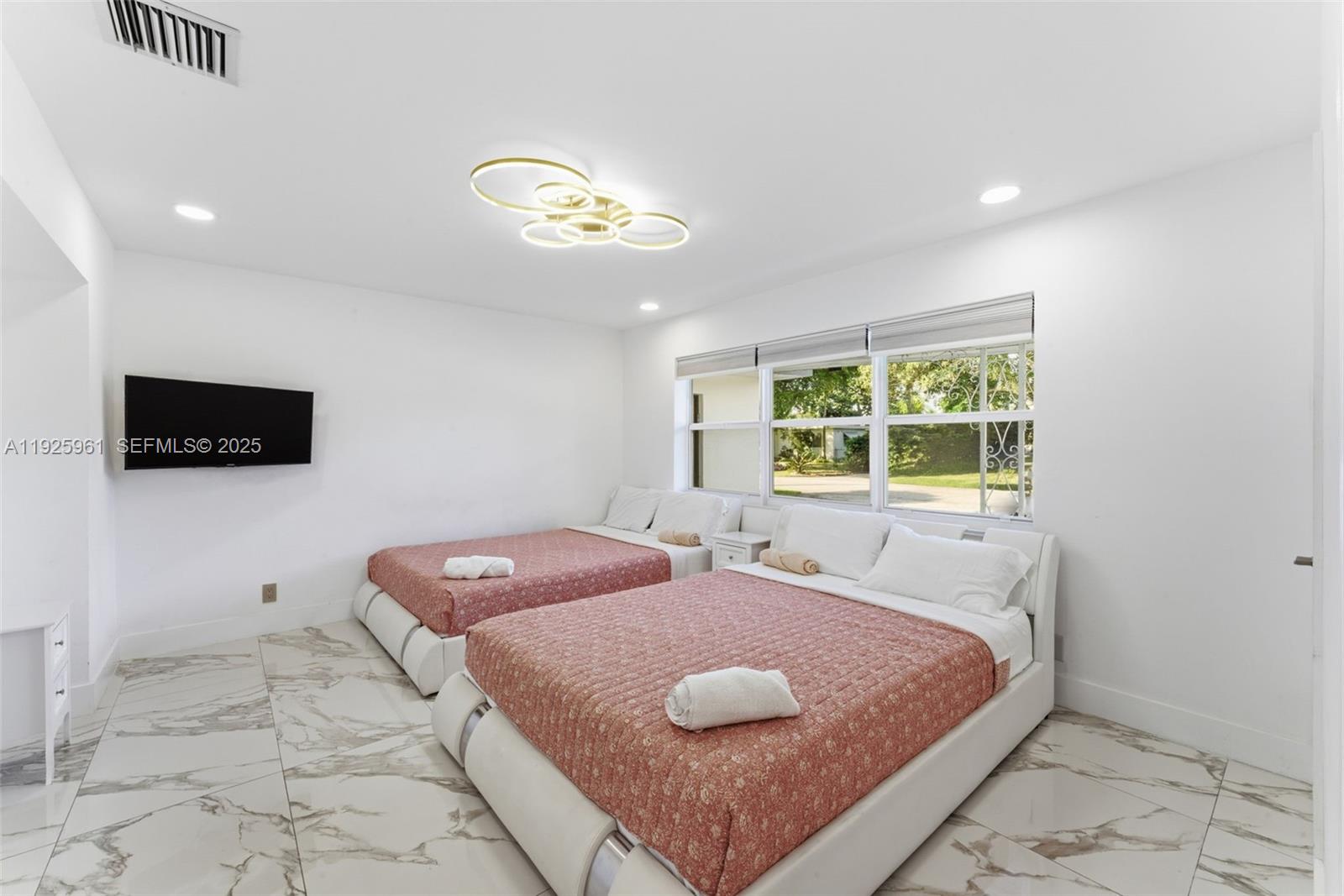 CENTRAL GOLF SEC OF HOLLY - Residential Lease