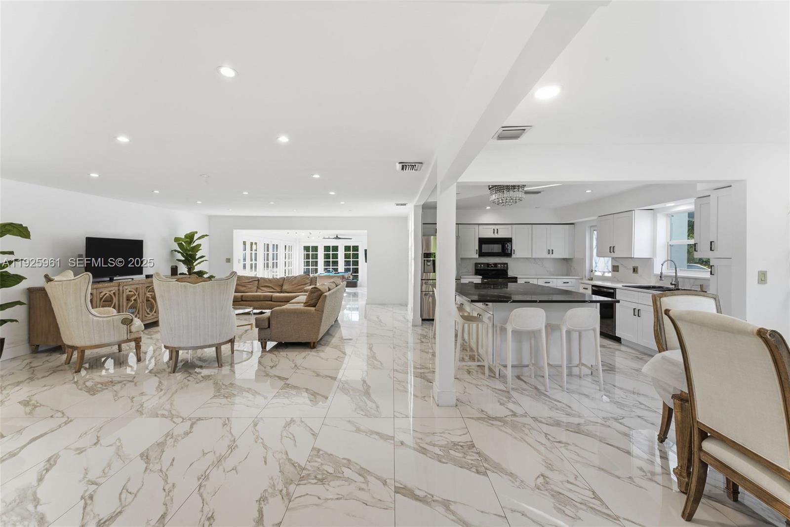 CENTRAL GOLF SEC OF HOLLY - Residential Lease