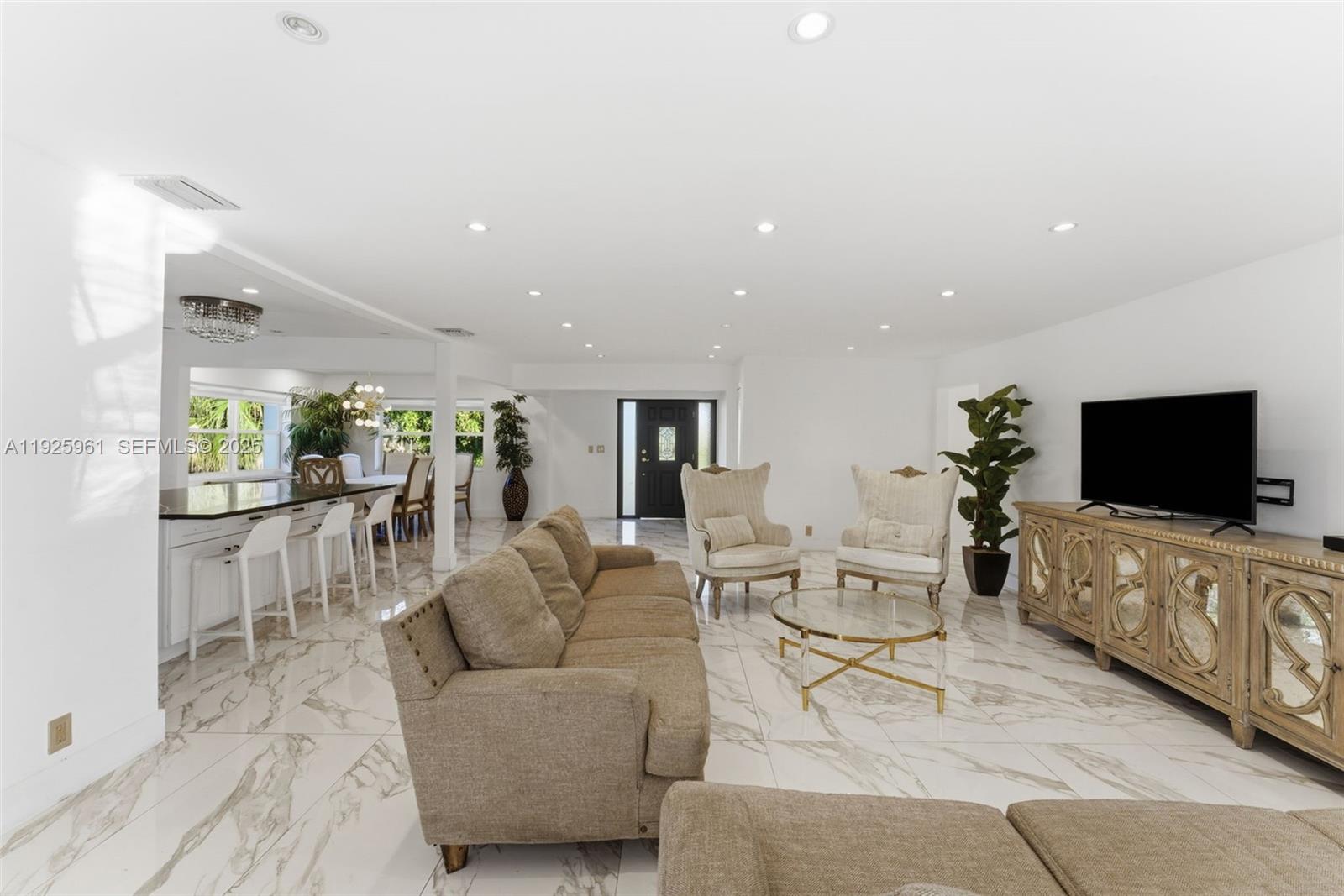 CENTRAL GOLF SEC OF HOLLY - Residential Lease