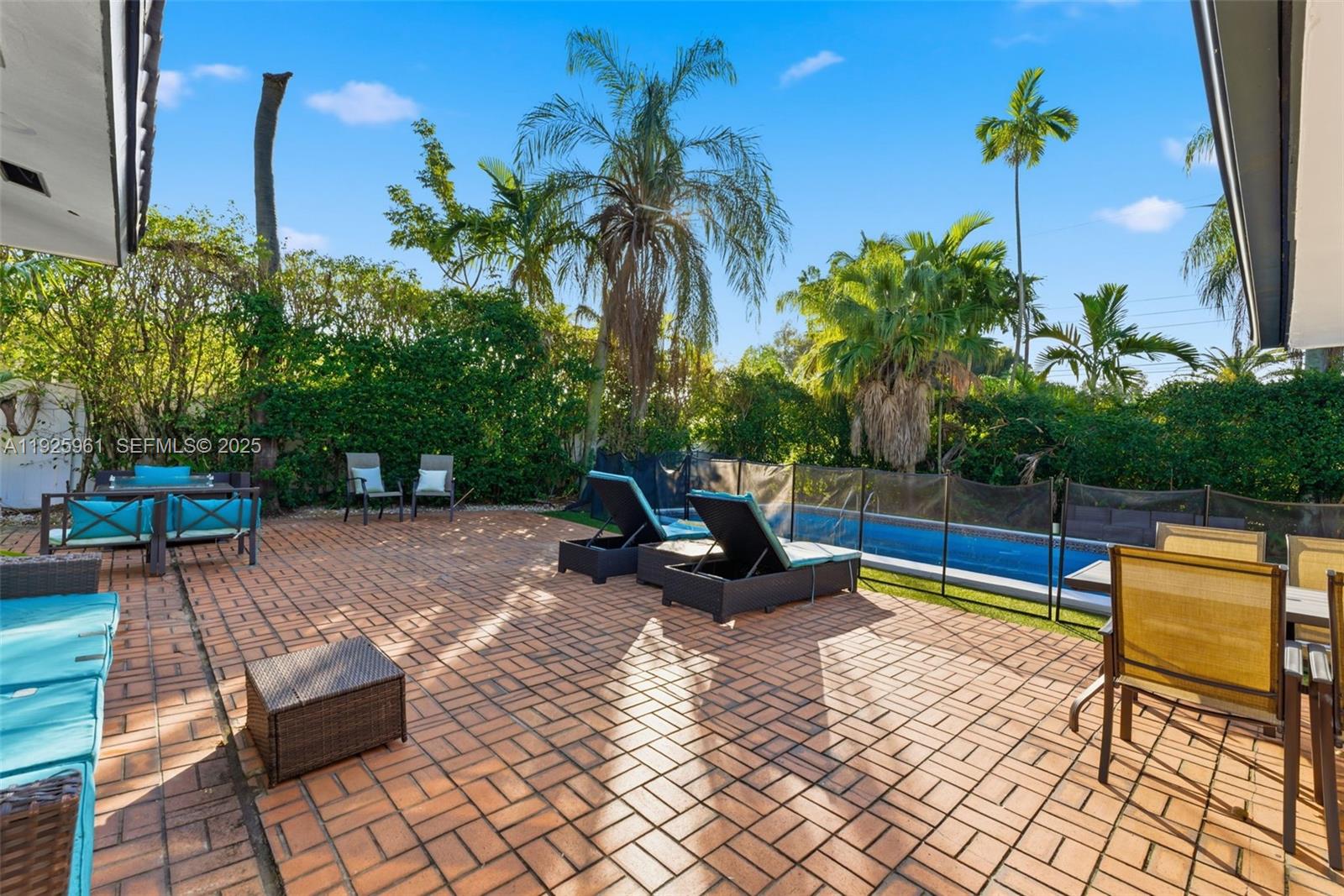 CENTRAL GOLF SEC OF HOLLY - Residential Lease