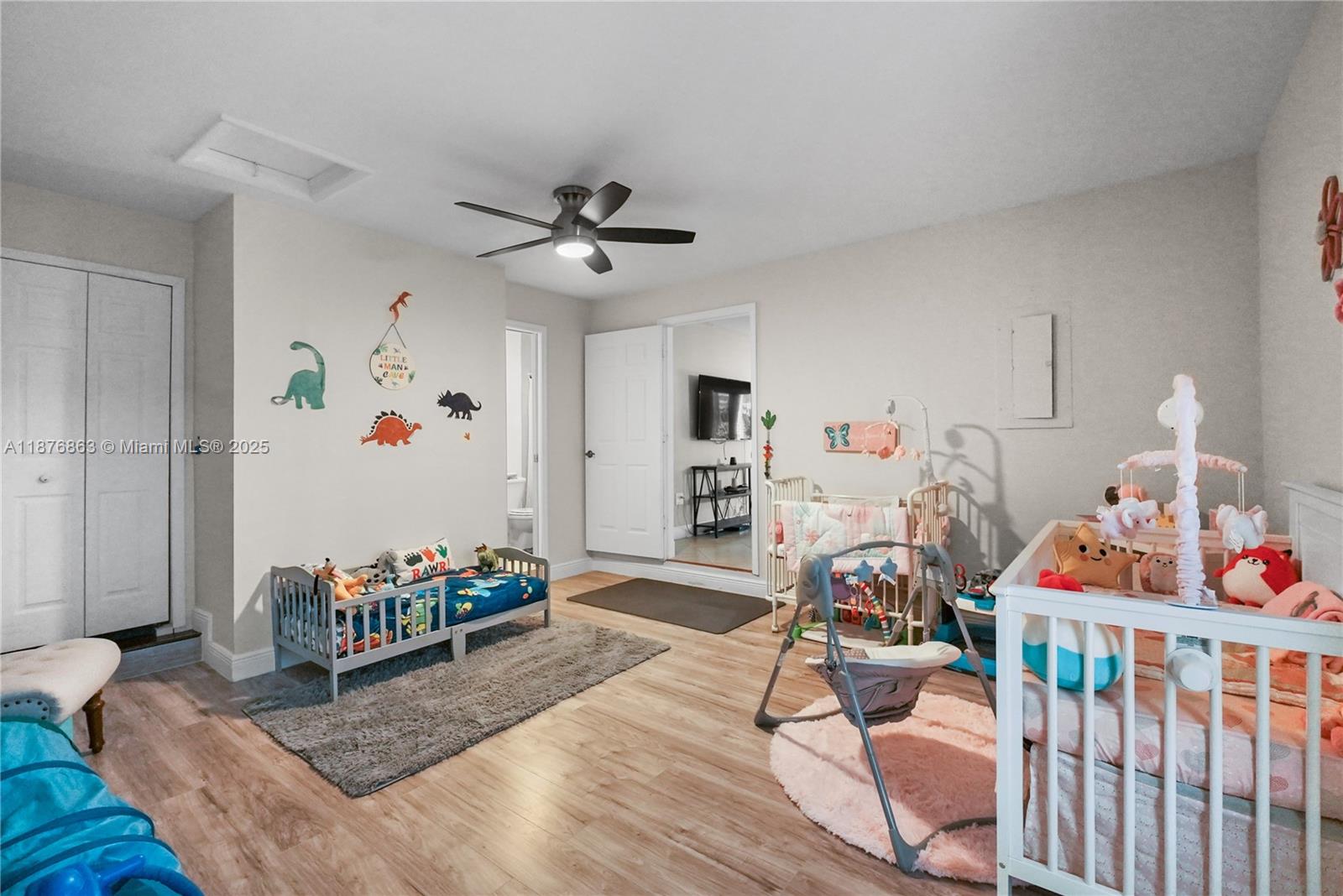 LAKES OF THE MEADOW SEC 2 - Residential