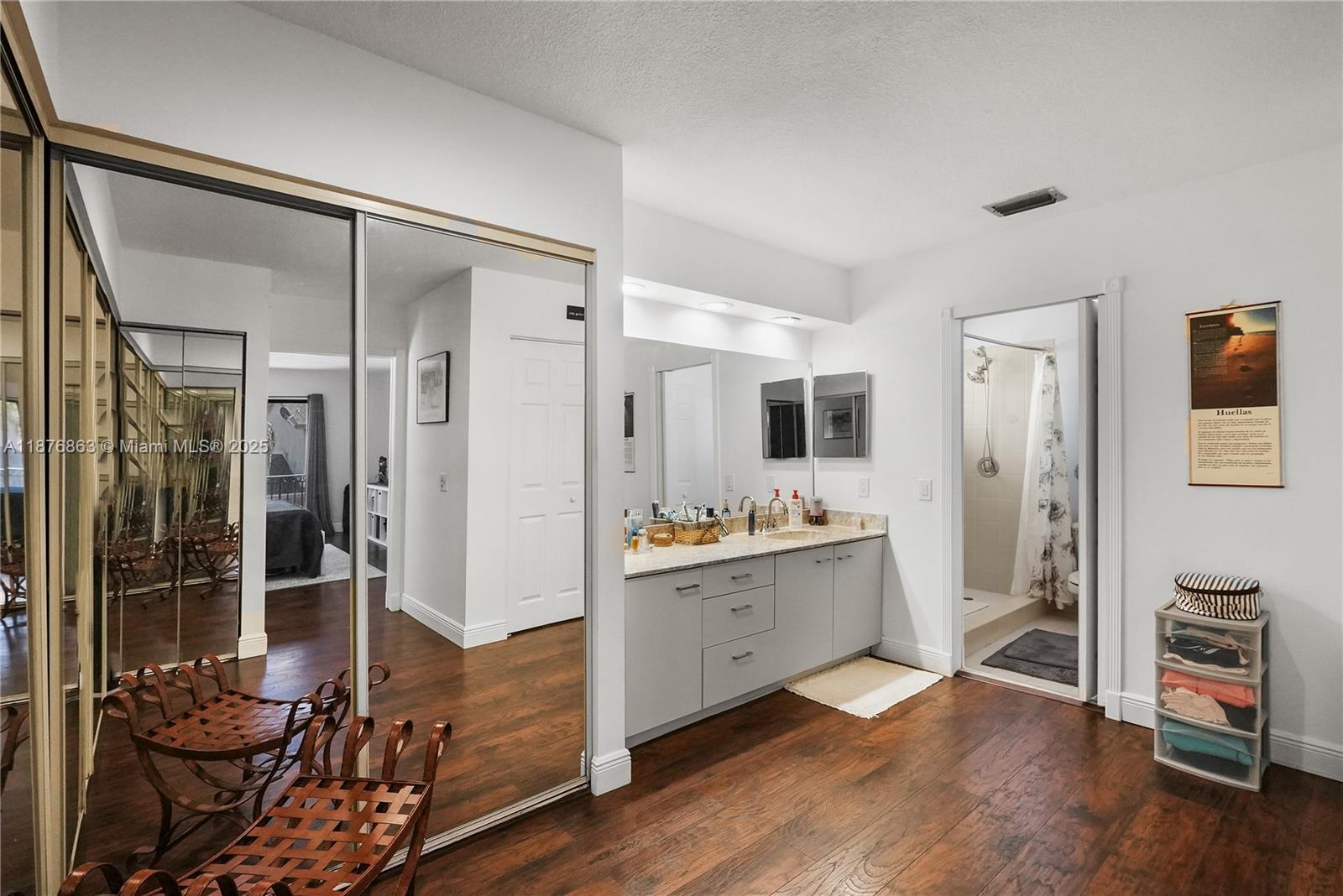 LAKES OF THE MEADOW SEC 2 - Residential