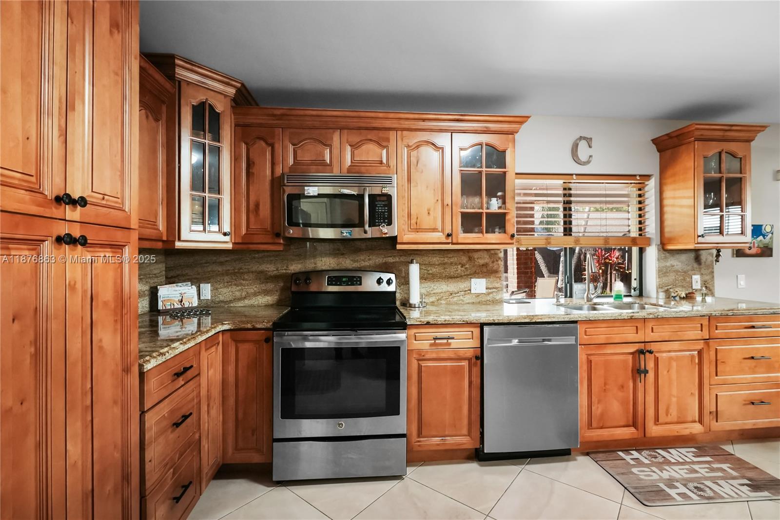 LAKES OF THE MEADOW SEC 2 - Residential