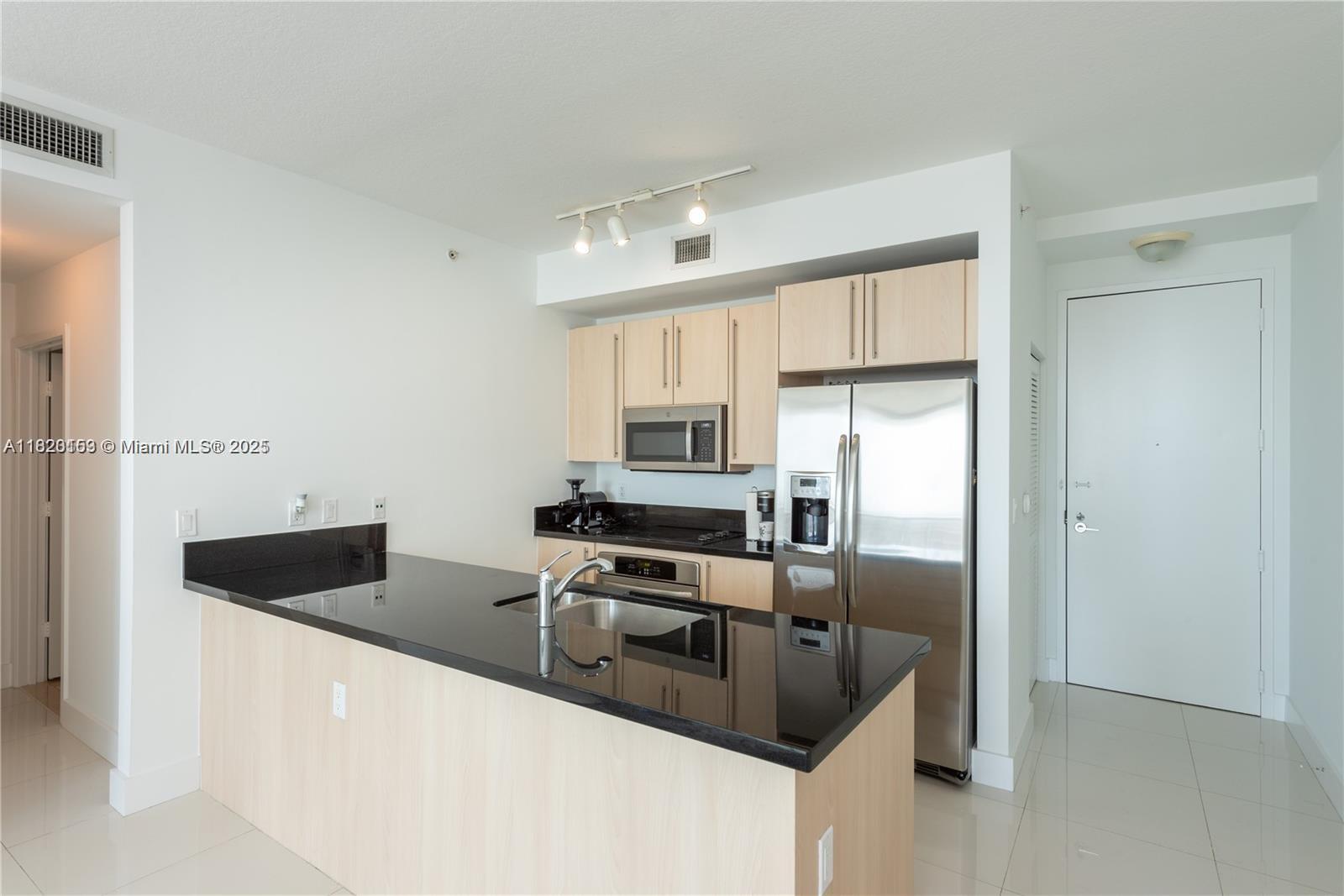 THE AXIS ON BRICKELL II C - Residential