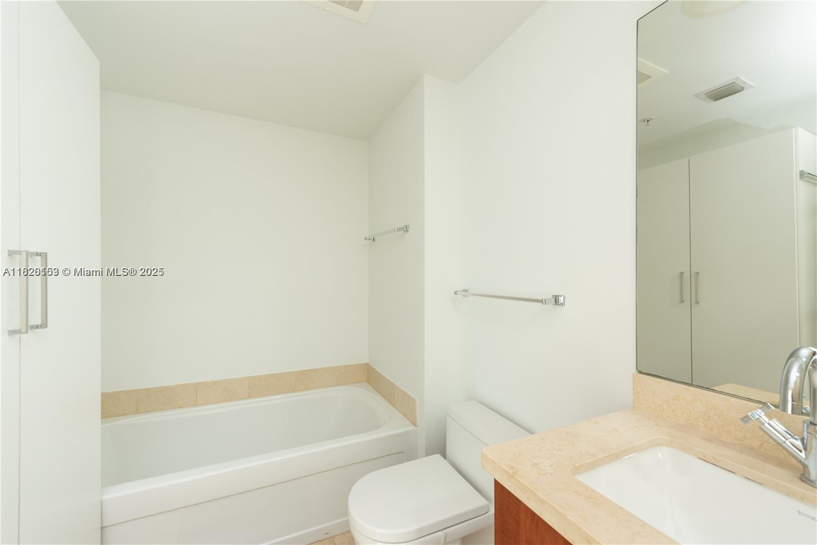 THE AXIS ON BRICKELL II C - Residential