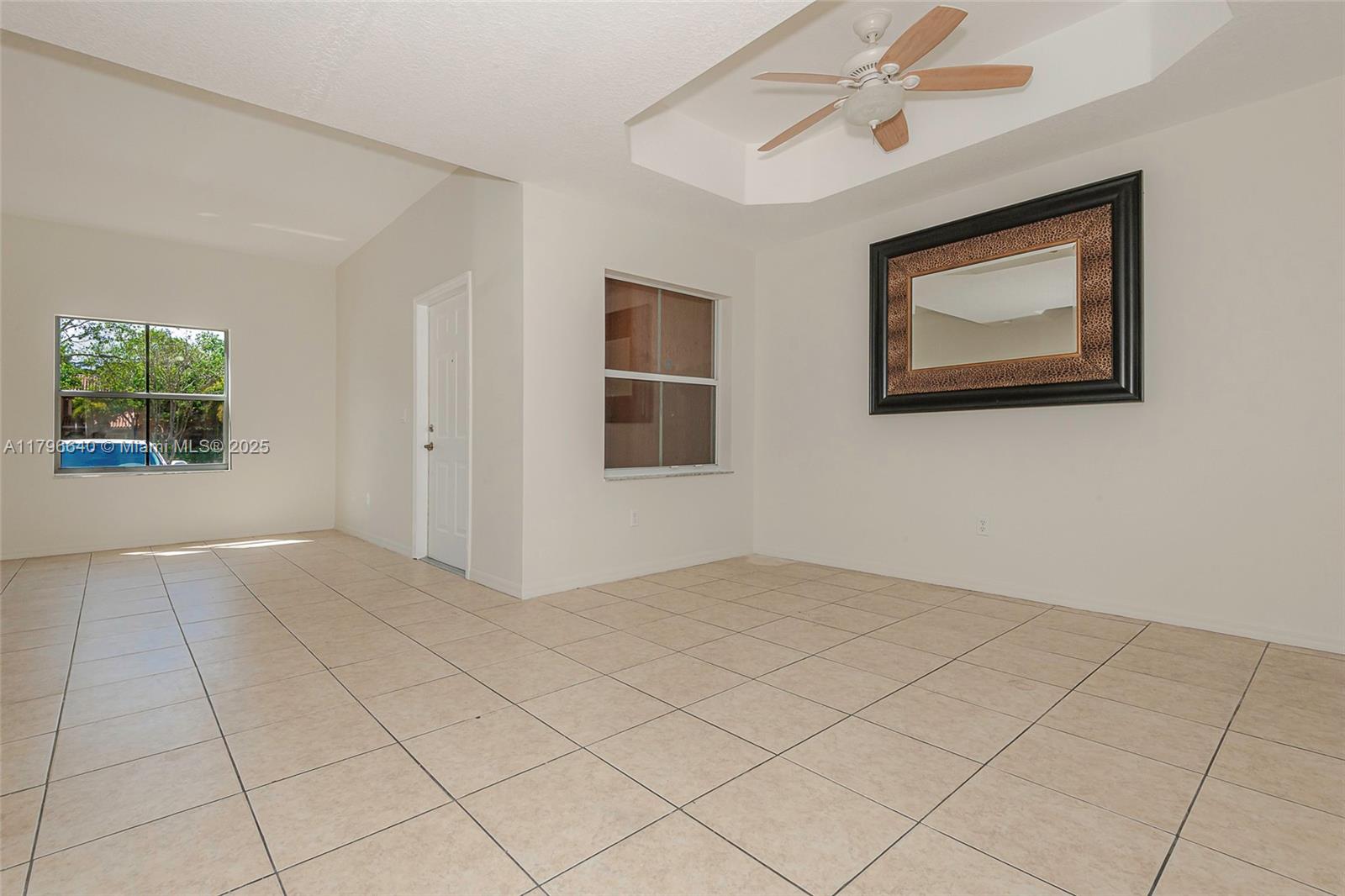 THUNDERBIRD PARK - Residential