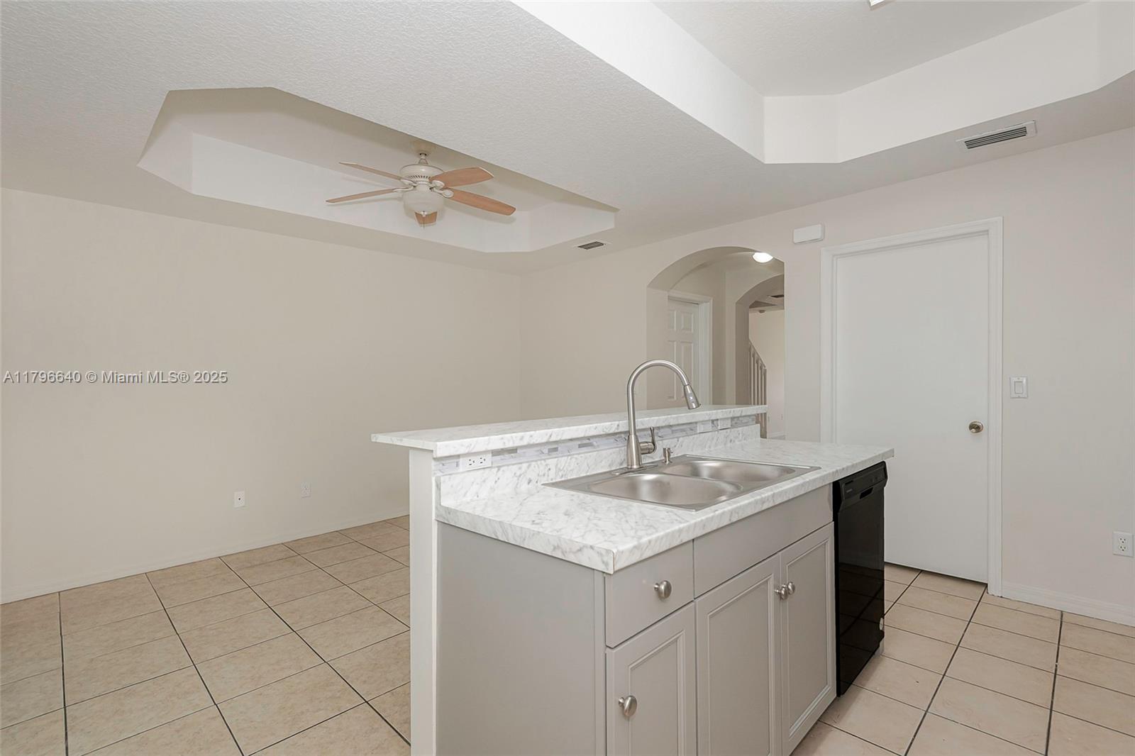 THUNDERBIRD PARK - Residential