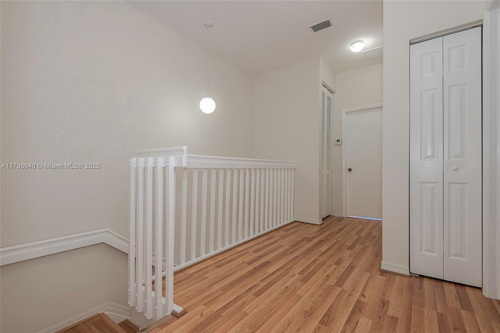 THUNDERBIRD PARK - Residential