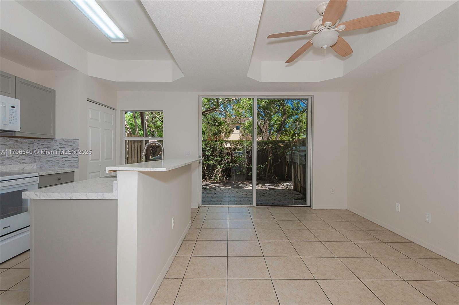 THUNDERBIRD PARK - Residential