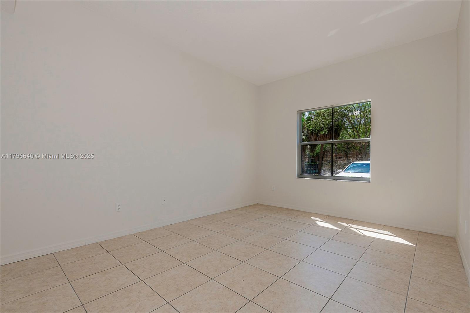 THUNDERBIRD PARK - Residential