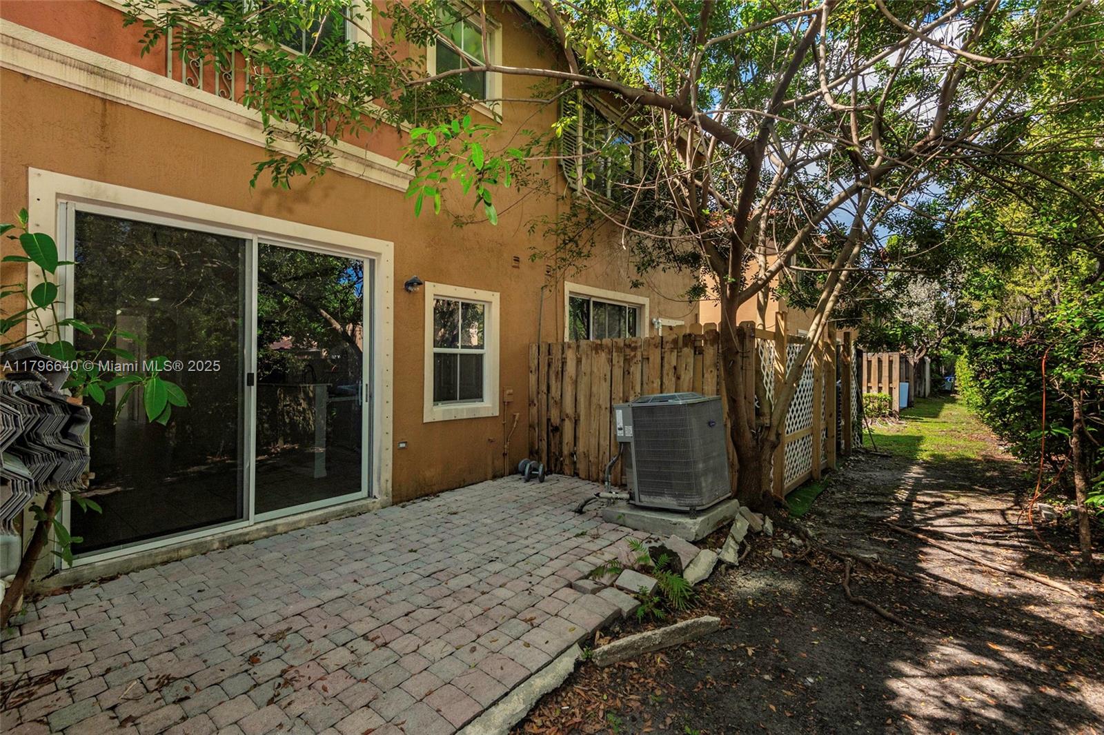 THUNDERBIRD PARK - Residential
