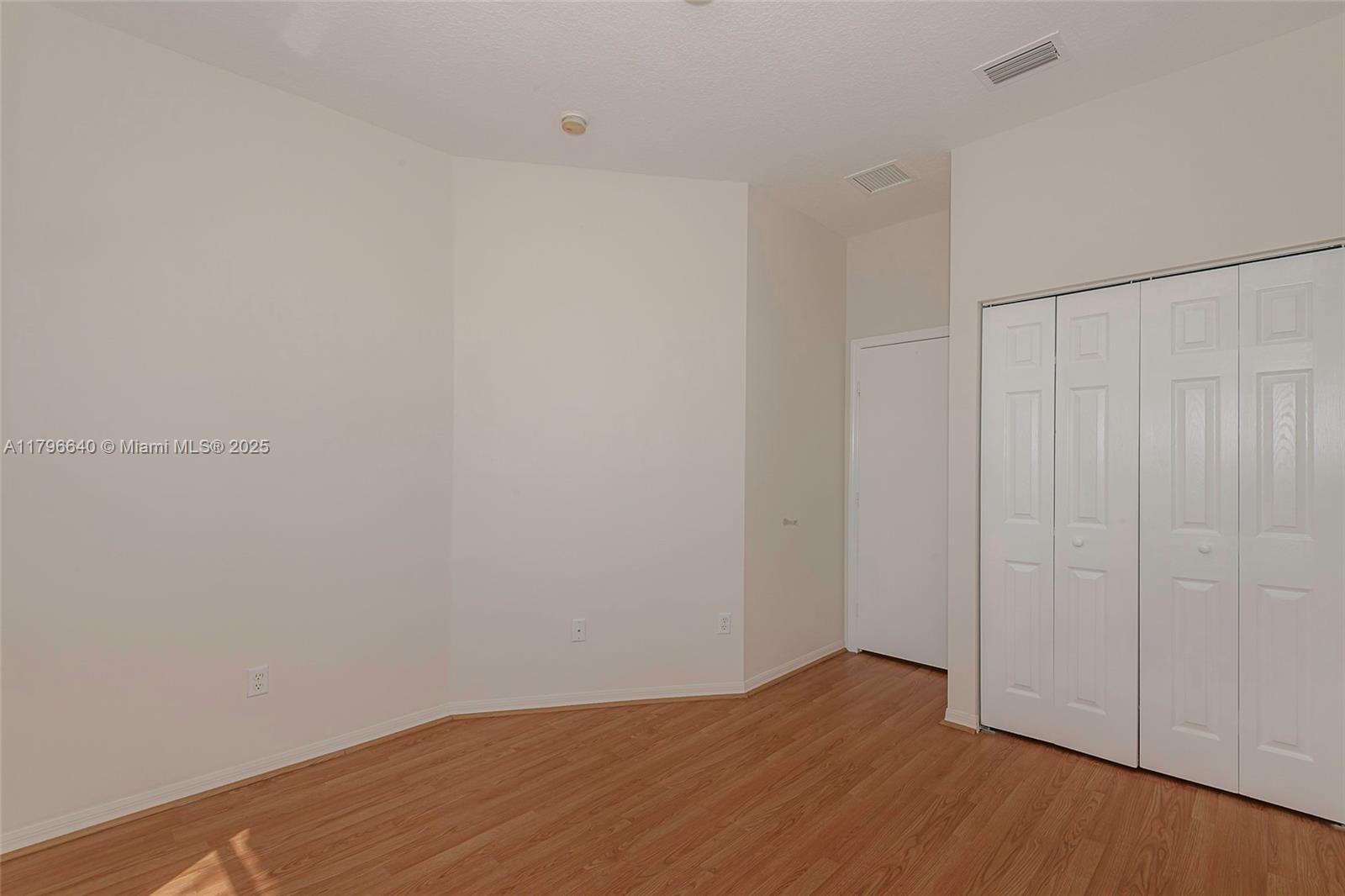 THUNDERBIRD PARK - Residential