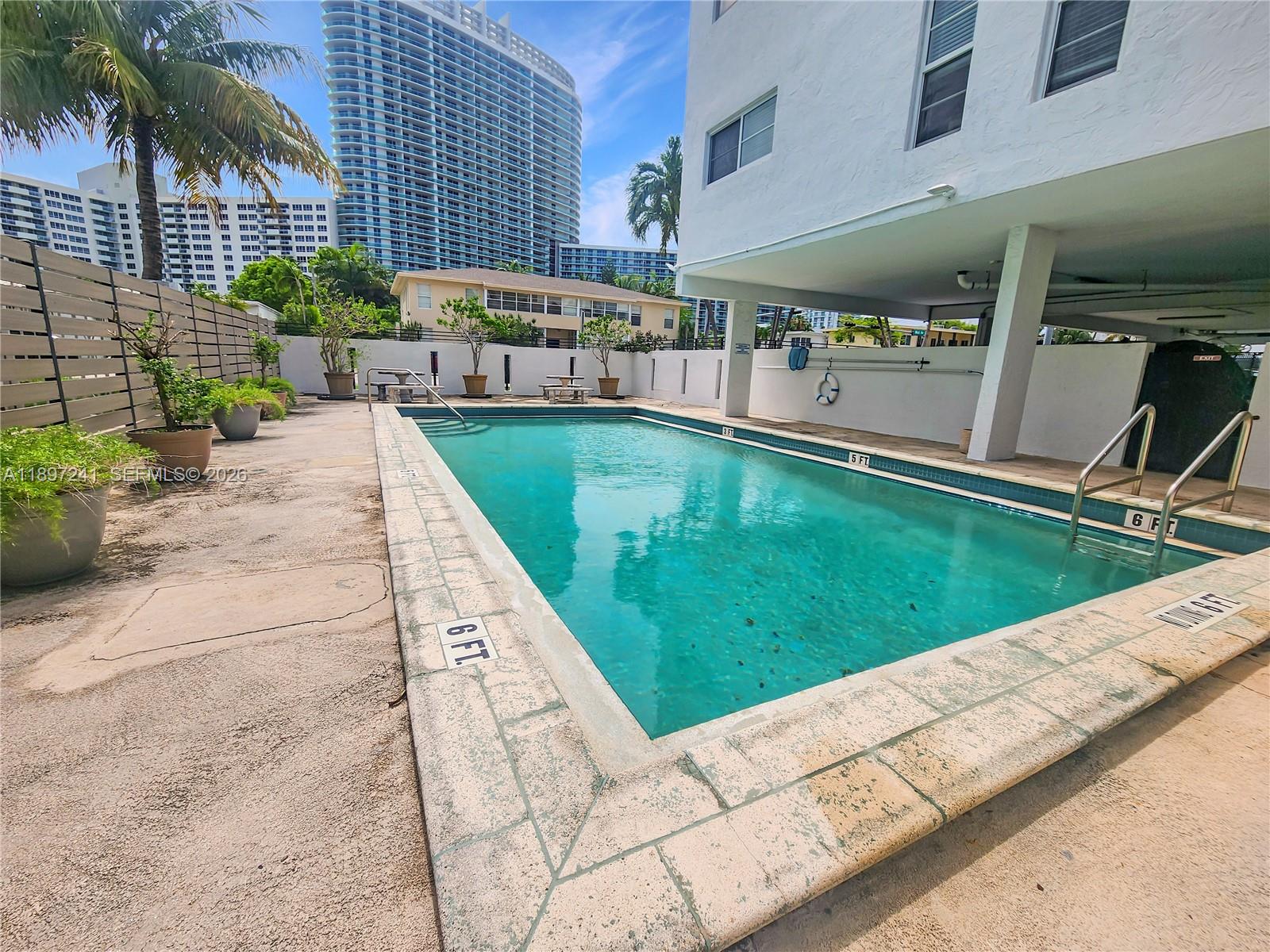 BAYSHORE TERRACE CONDO - Residential