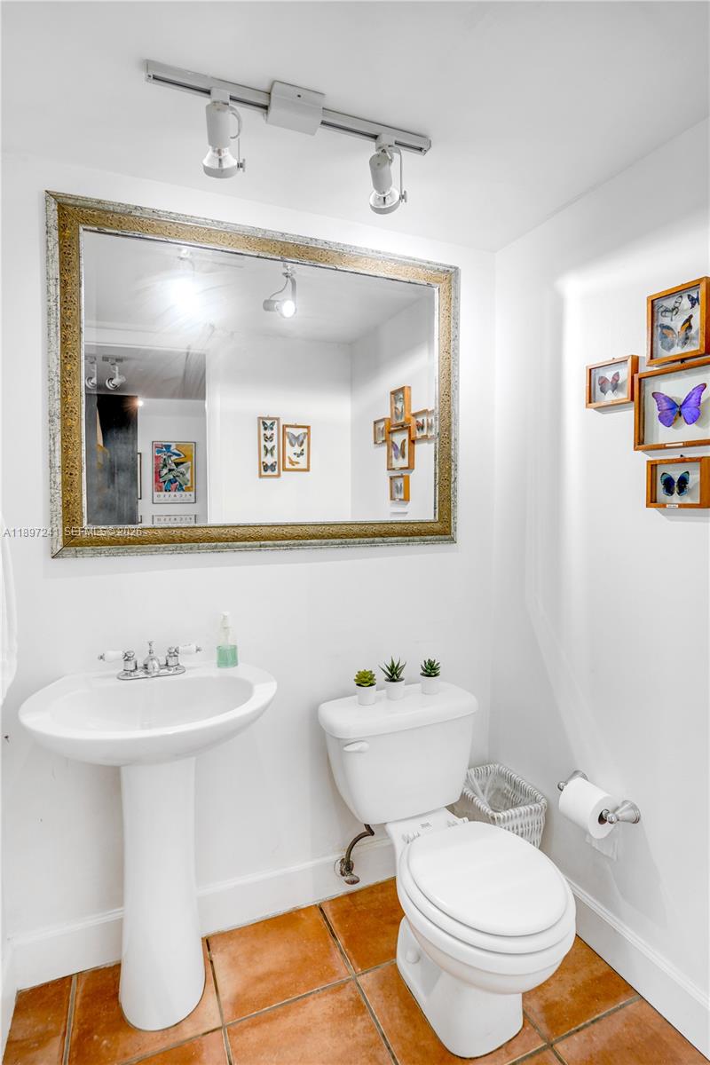 BAYSHORE TERRACE CONDO - Residential