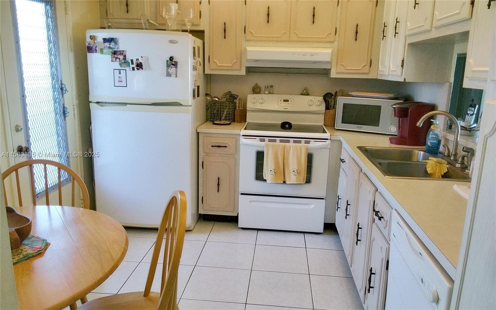 MEADOWBROOK LAKES CONDO - Residential