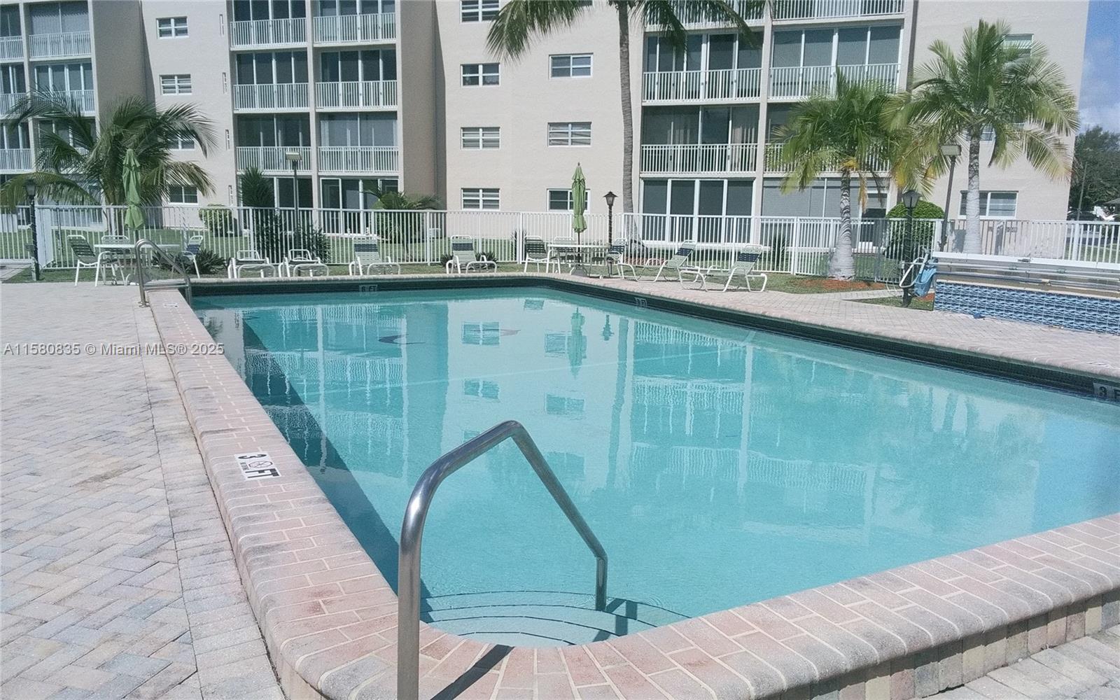 MEADOWBROOK LAKES CONDO - Residential