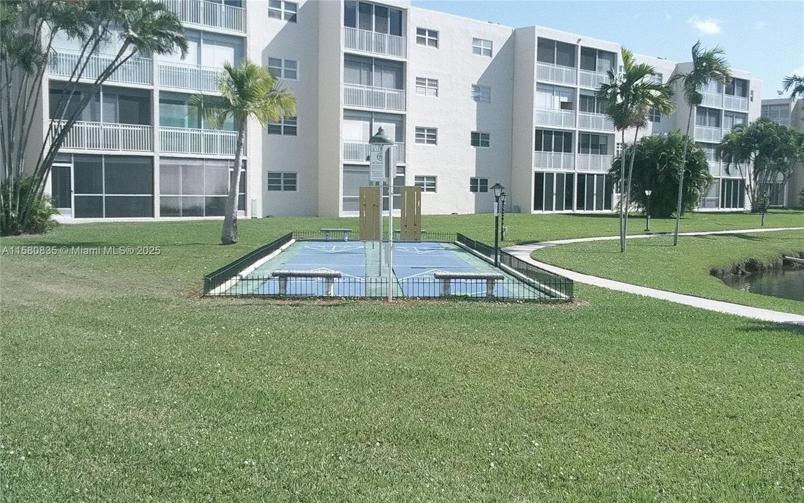 MEADOWBROOK LAKES CONDO - Residential
