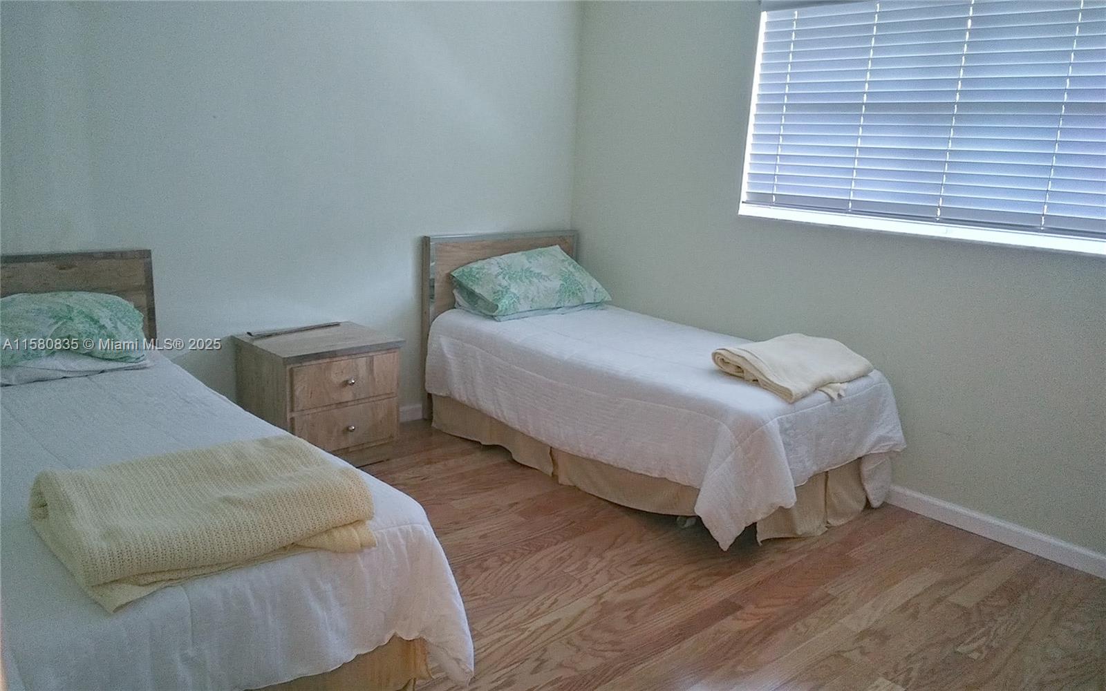 MEADOWBROOK LAKES CONDO - Residential
