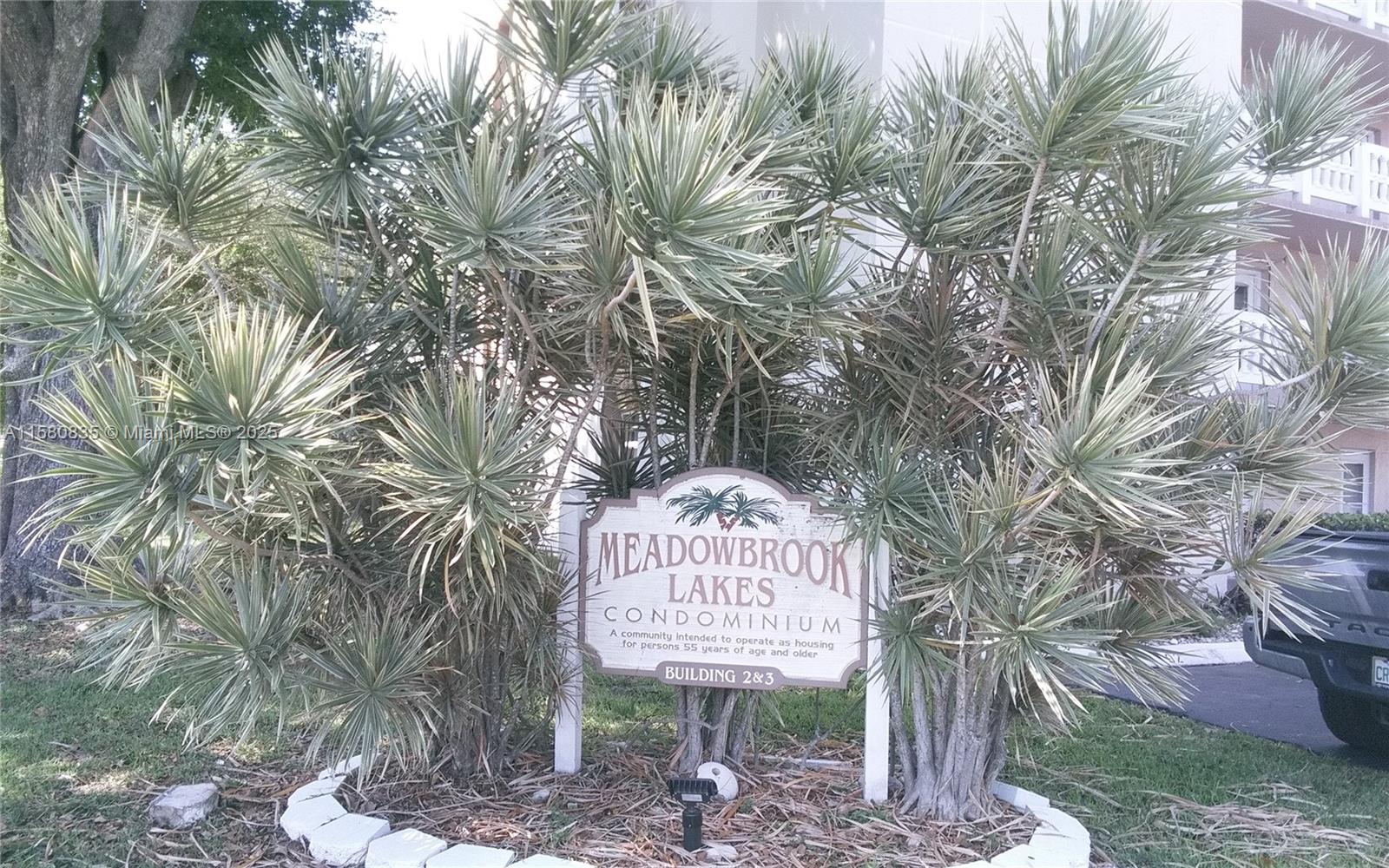 MEADOWBROOK LAKES CONDO - Residential