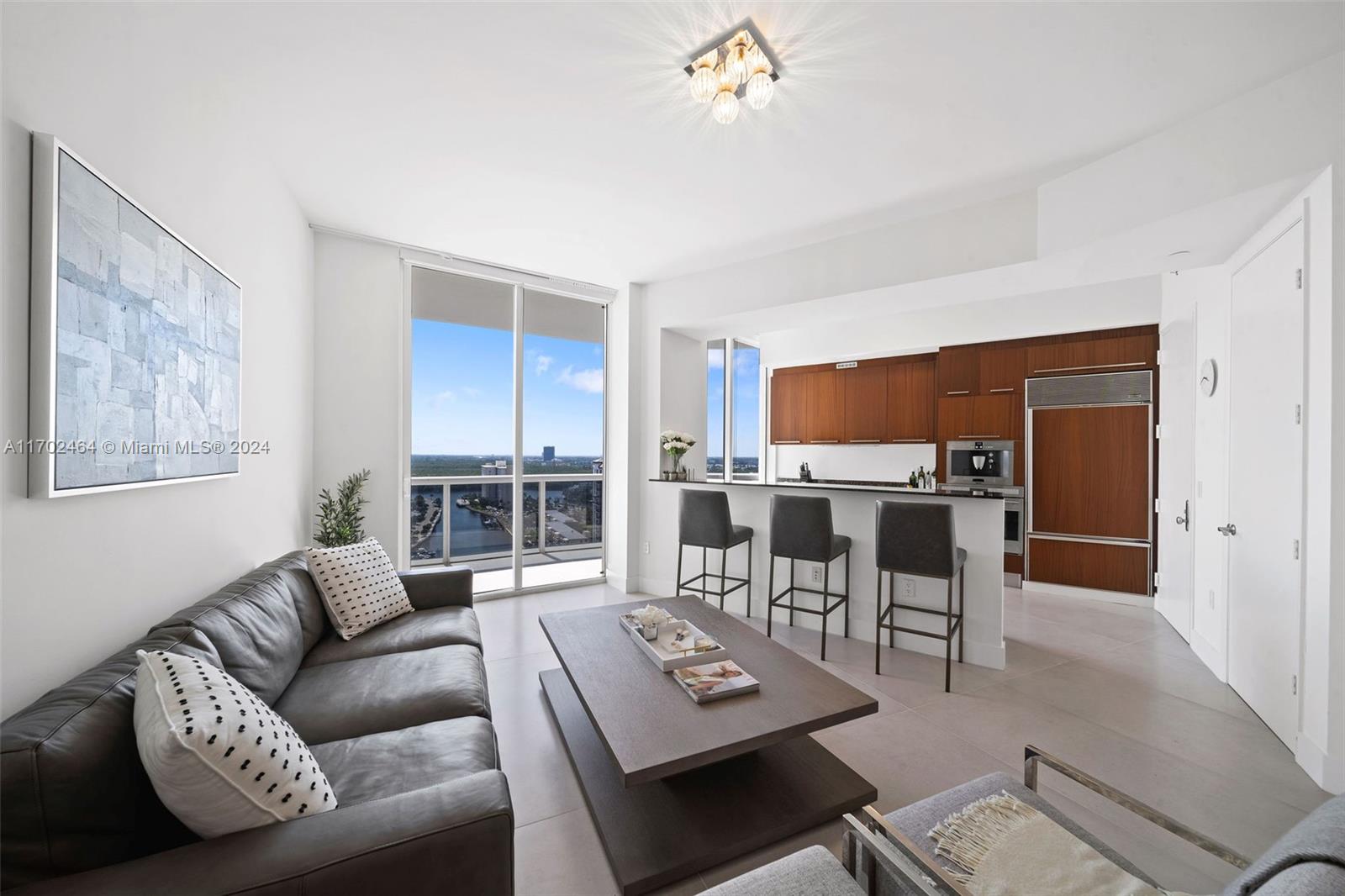 15811 Collins Ave 1805