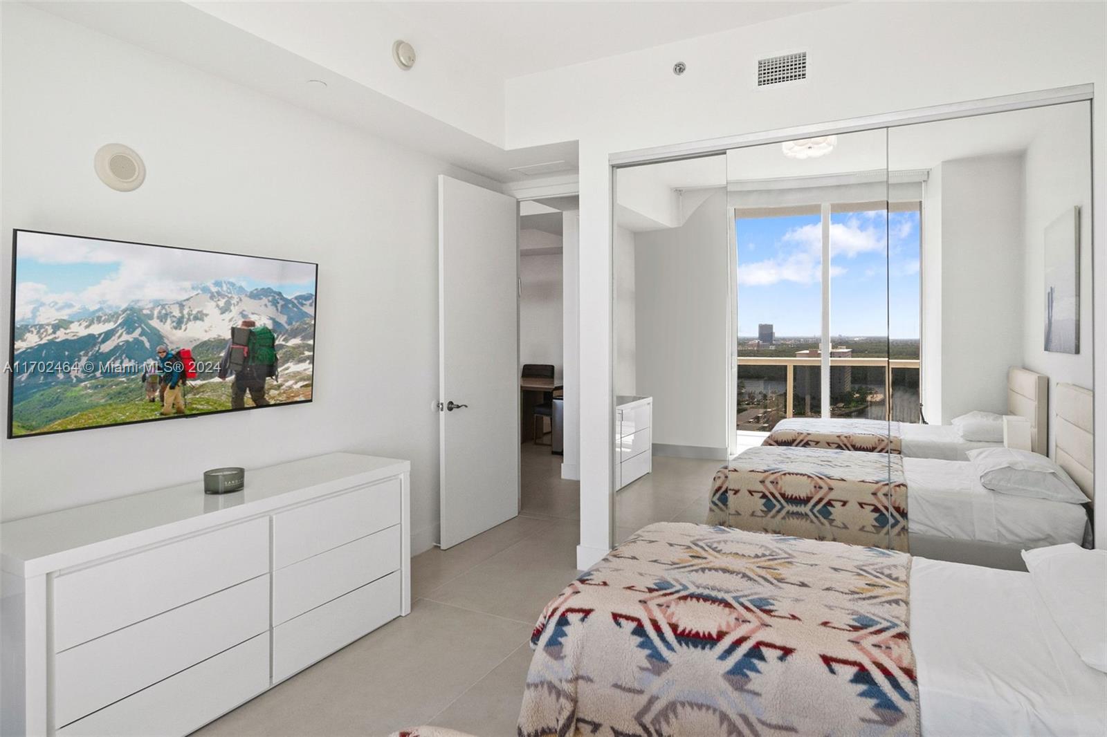 TDR TOWER III CONDO - Residential