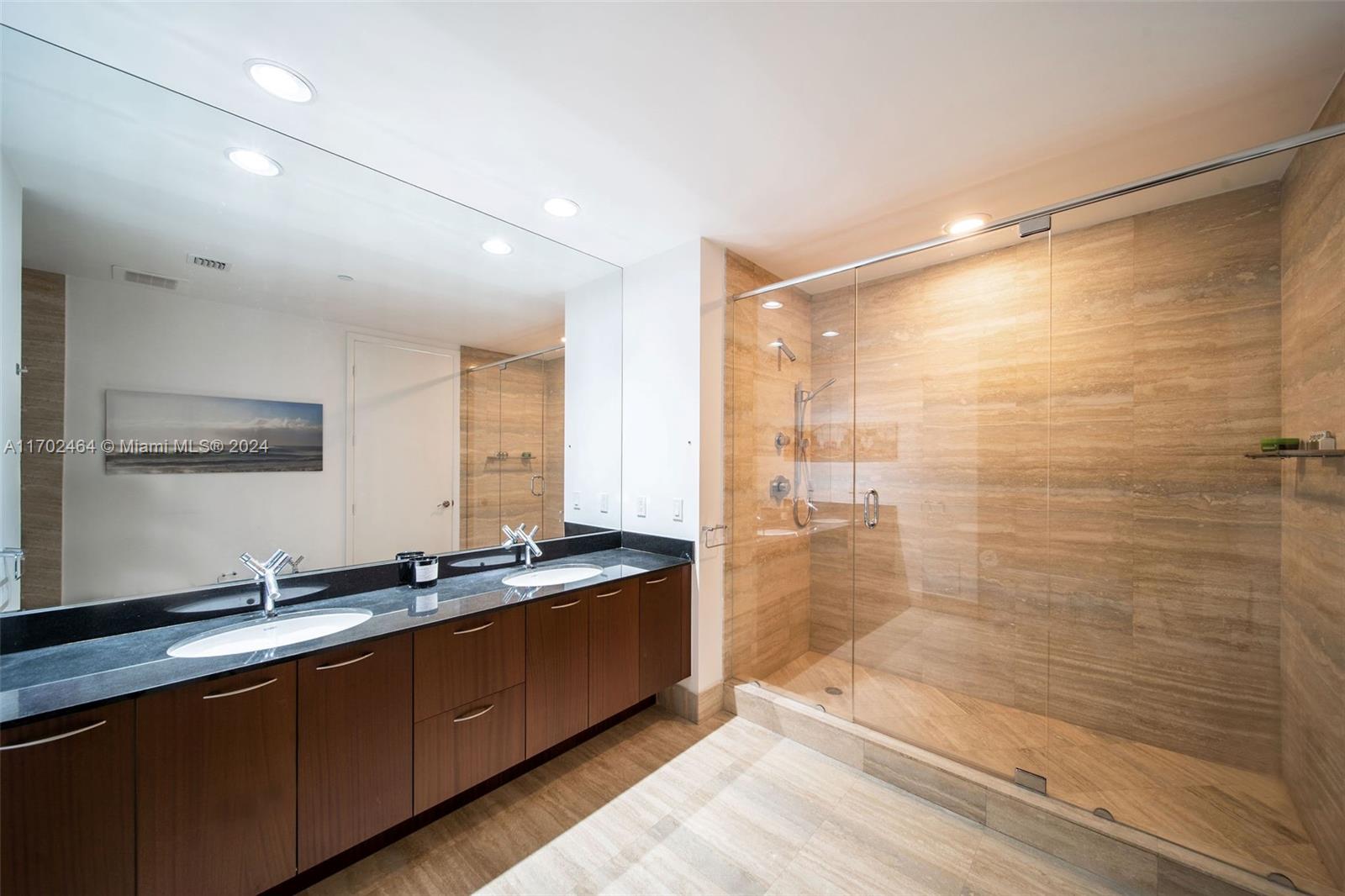 TDR TOWER III CONDO - Residential