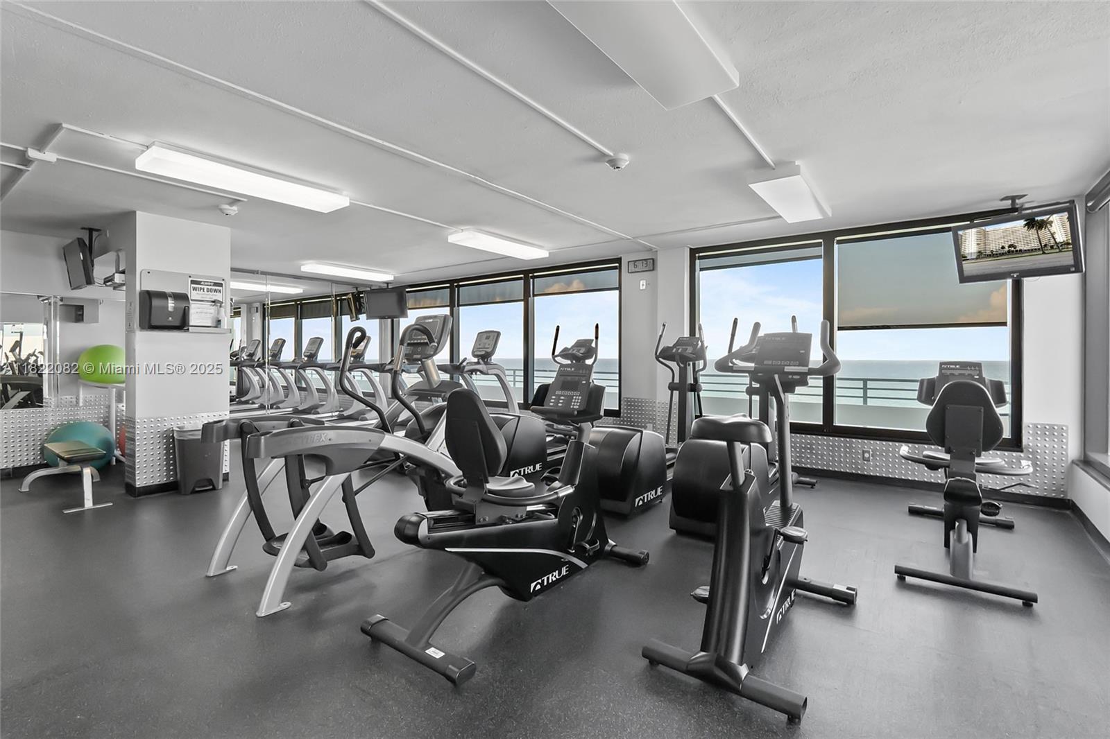 OCEANSIDE PLAZA CONDO - Residential Lease