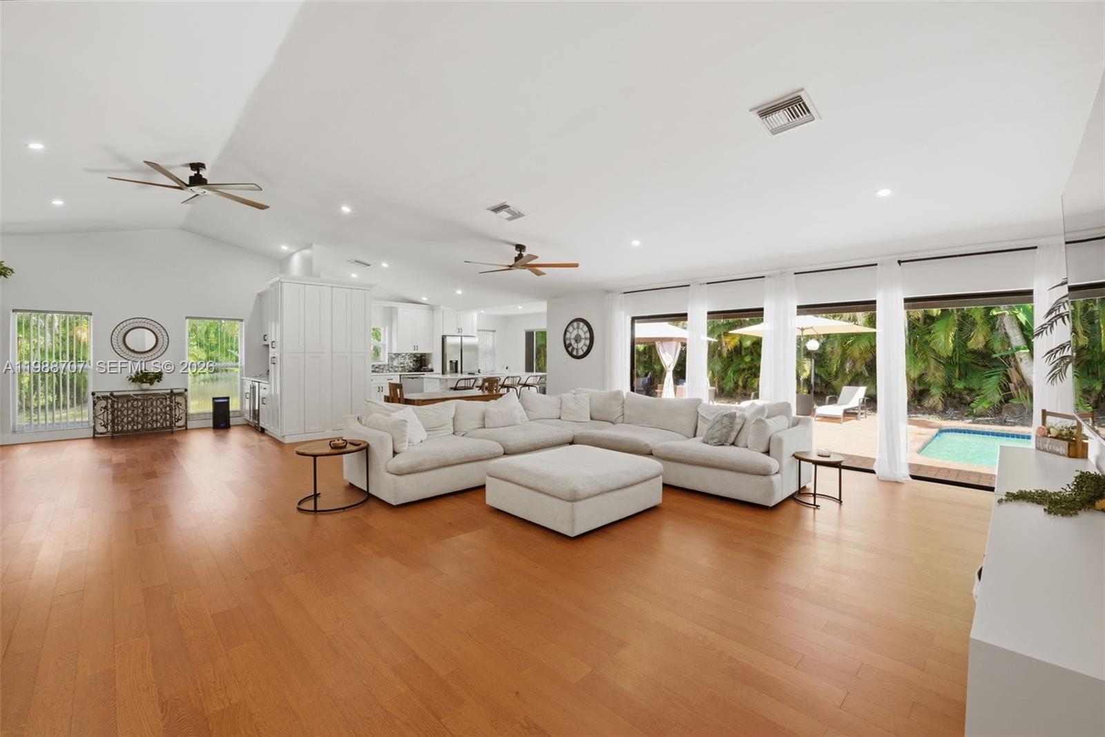 SHADOW WOOD - Residential