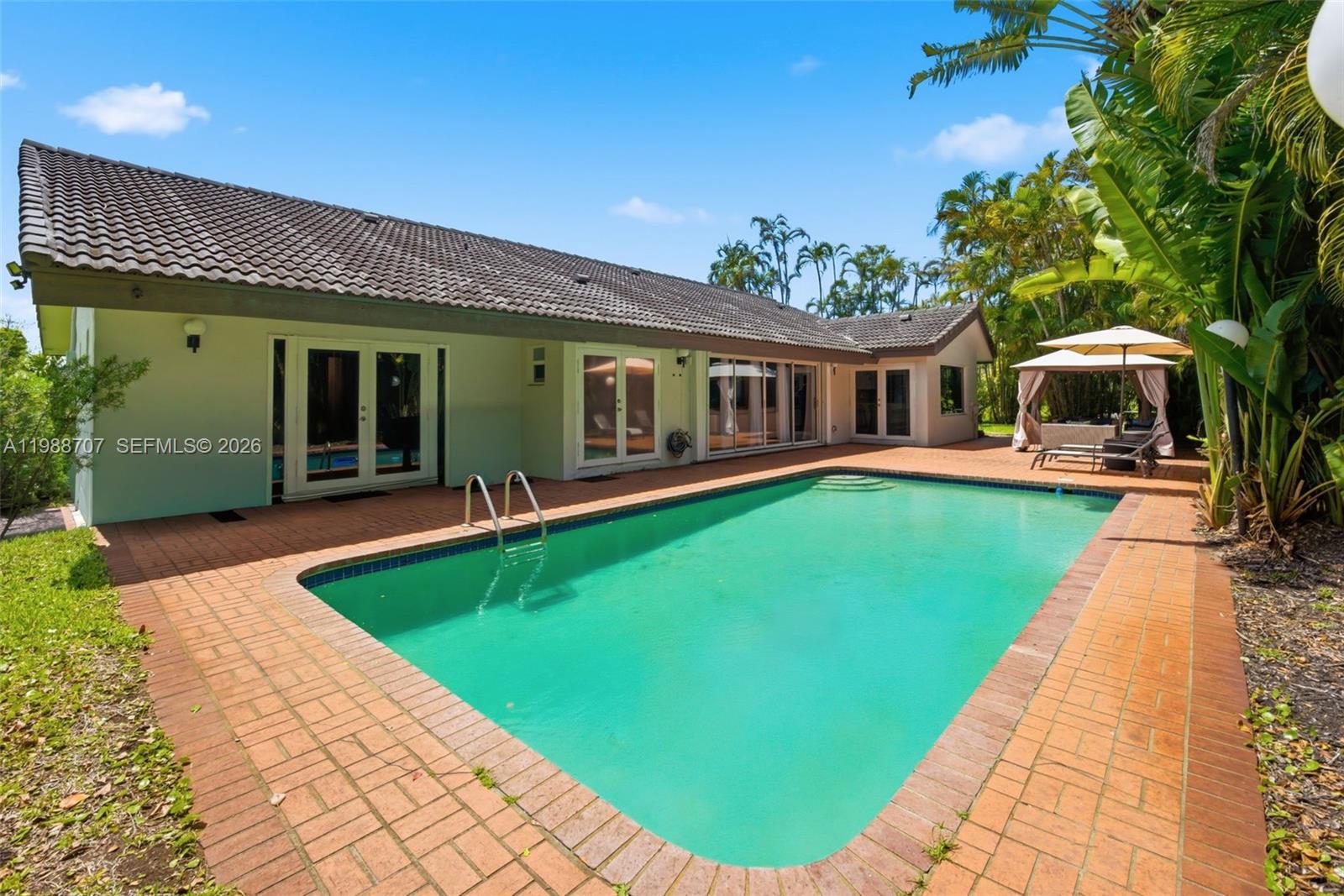 SHADOW WOOD - Residential