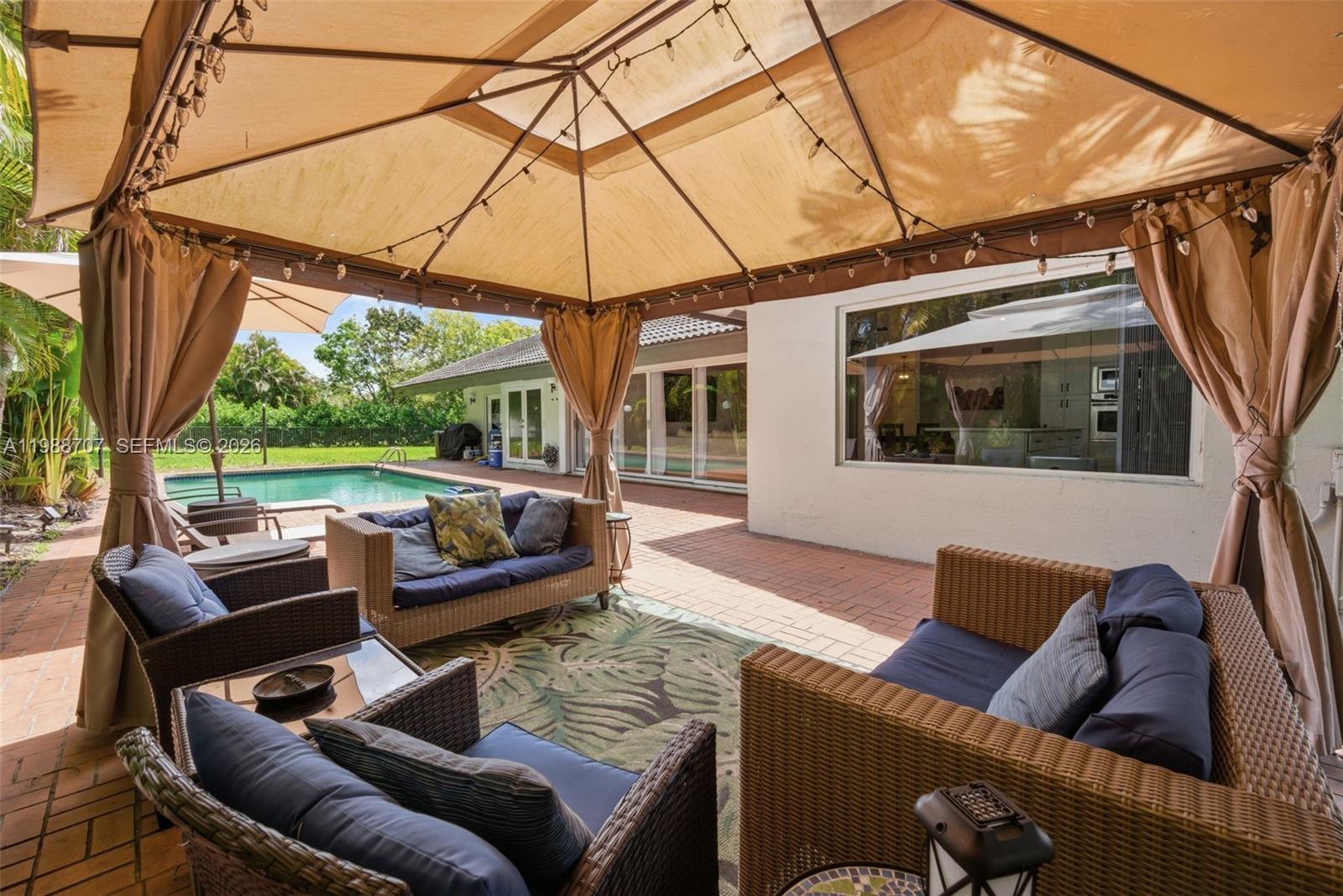 SHADOW WOOD - Residential