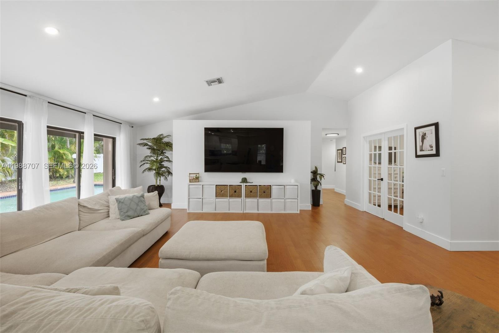 SHADOW WOOD - Residential