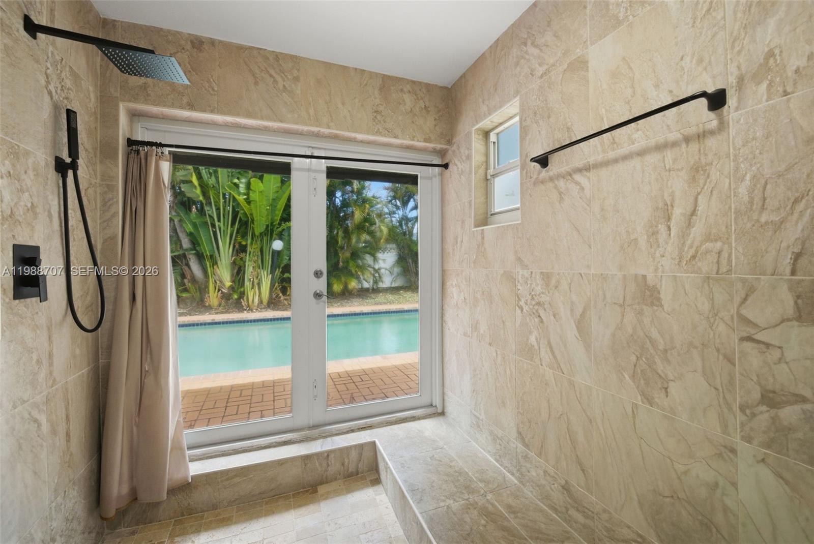 SHADOW WOOD - Residential