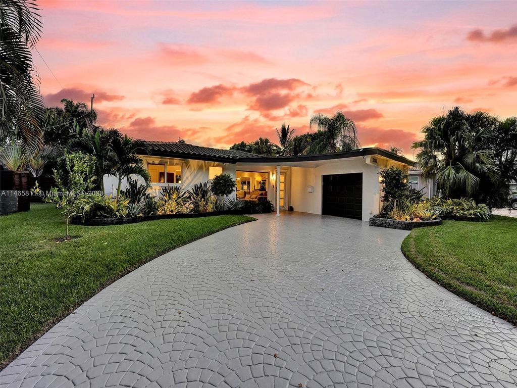 Photo of 2148 NE 58th Ct, Fort Lauderdale, FL 33308 (MLS # A11465811)