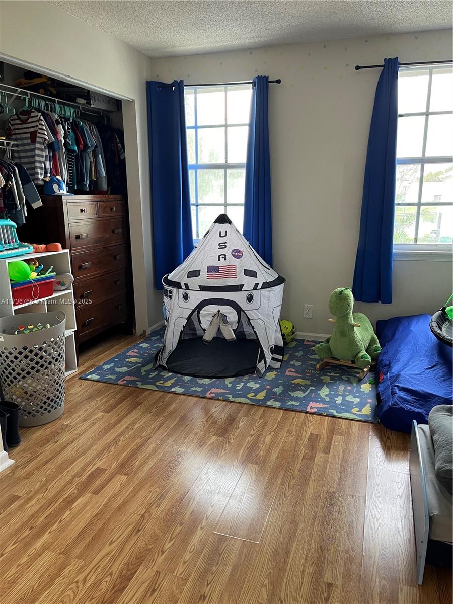 BANYAN OAKRIDGE COMMERCIA - Residential