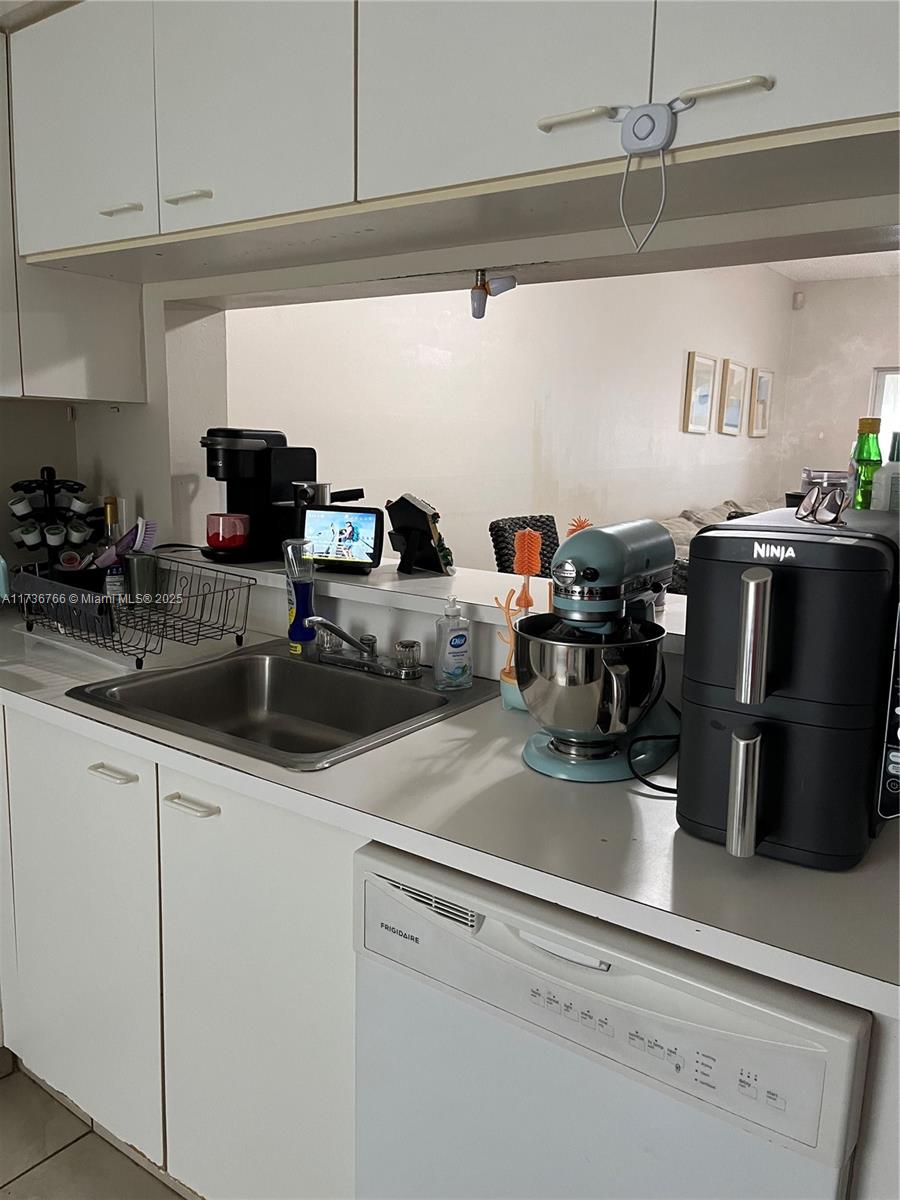 BANYAN OAKRIDGE COMMERCIA - Residential