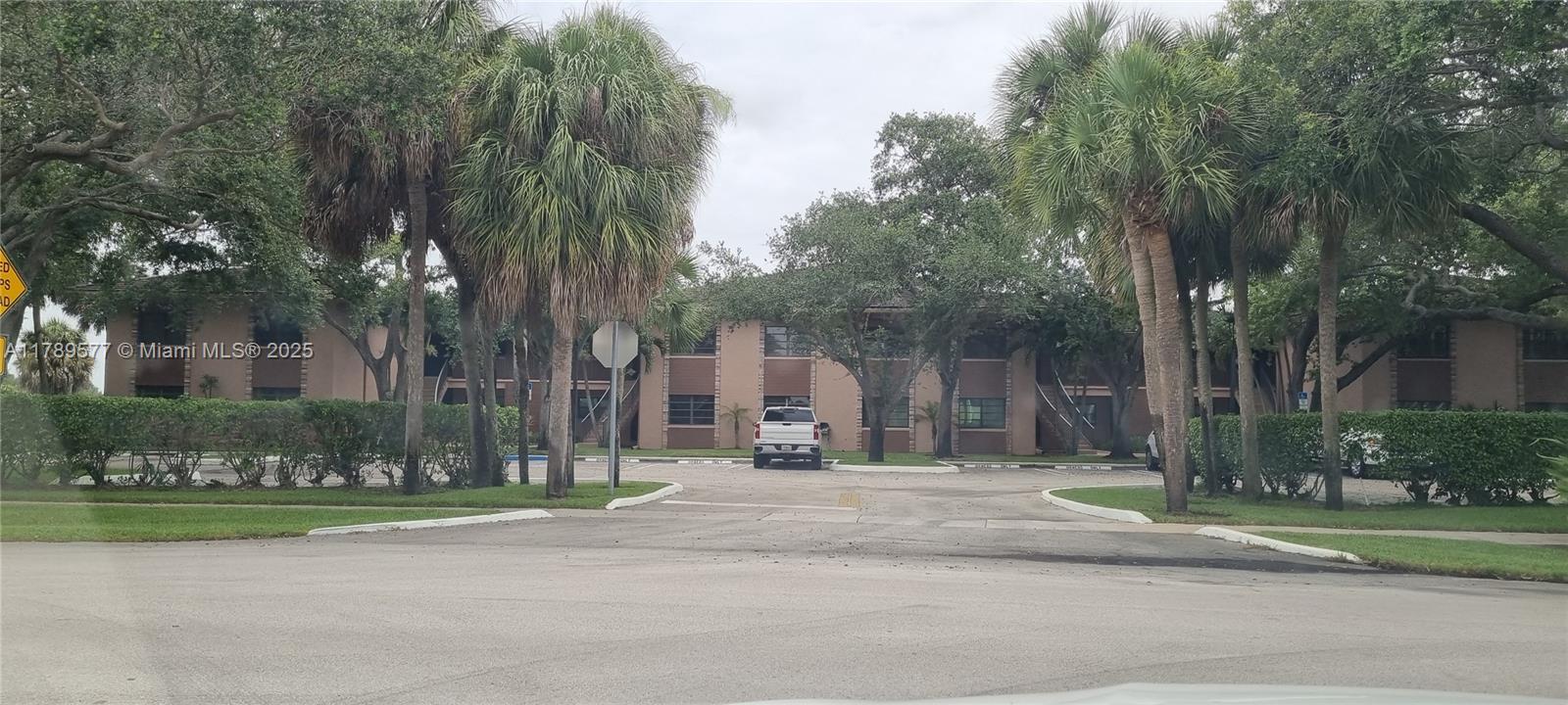 401 Nw 127th Ave 7, Plantation, Miami-Dade County, Florida - 3 Bedrooms  
2 Bathrooms - 