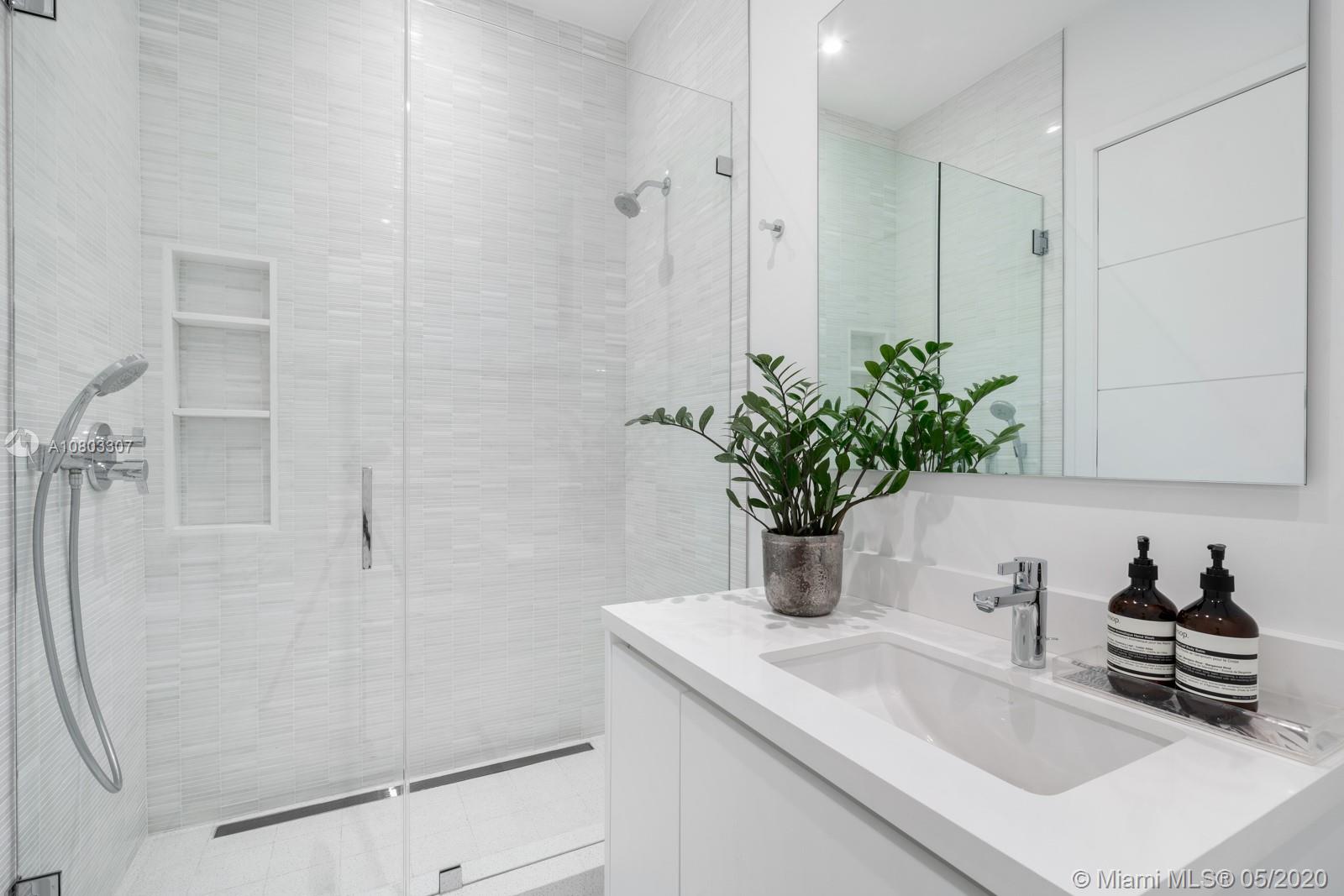 LEAFY WAY - Residential