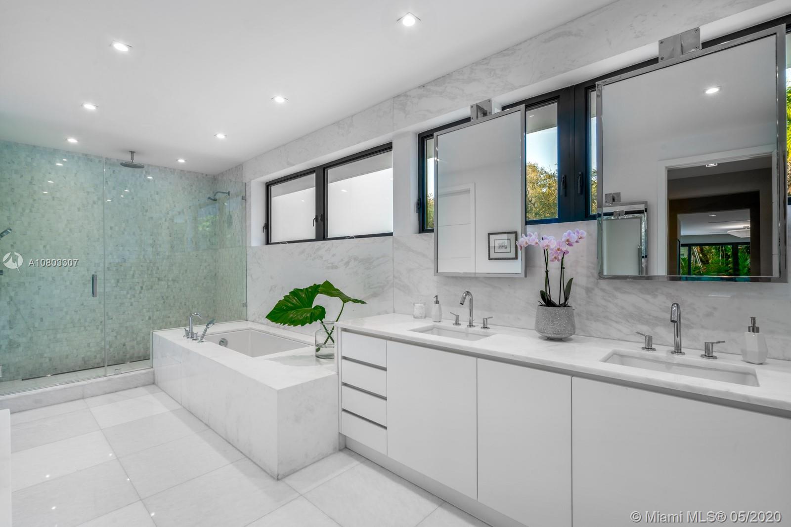 LEAFY WAY - Residential