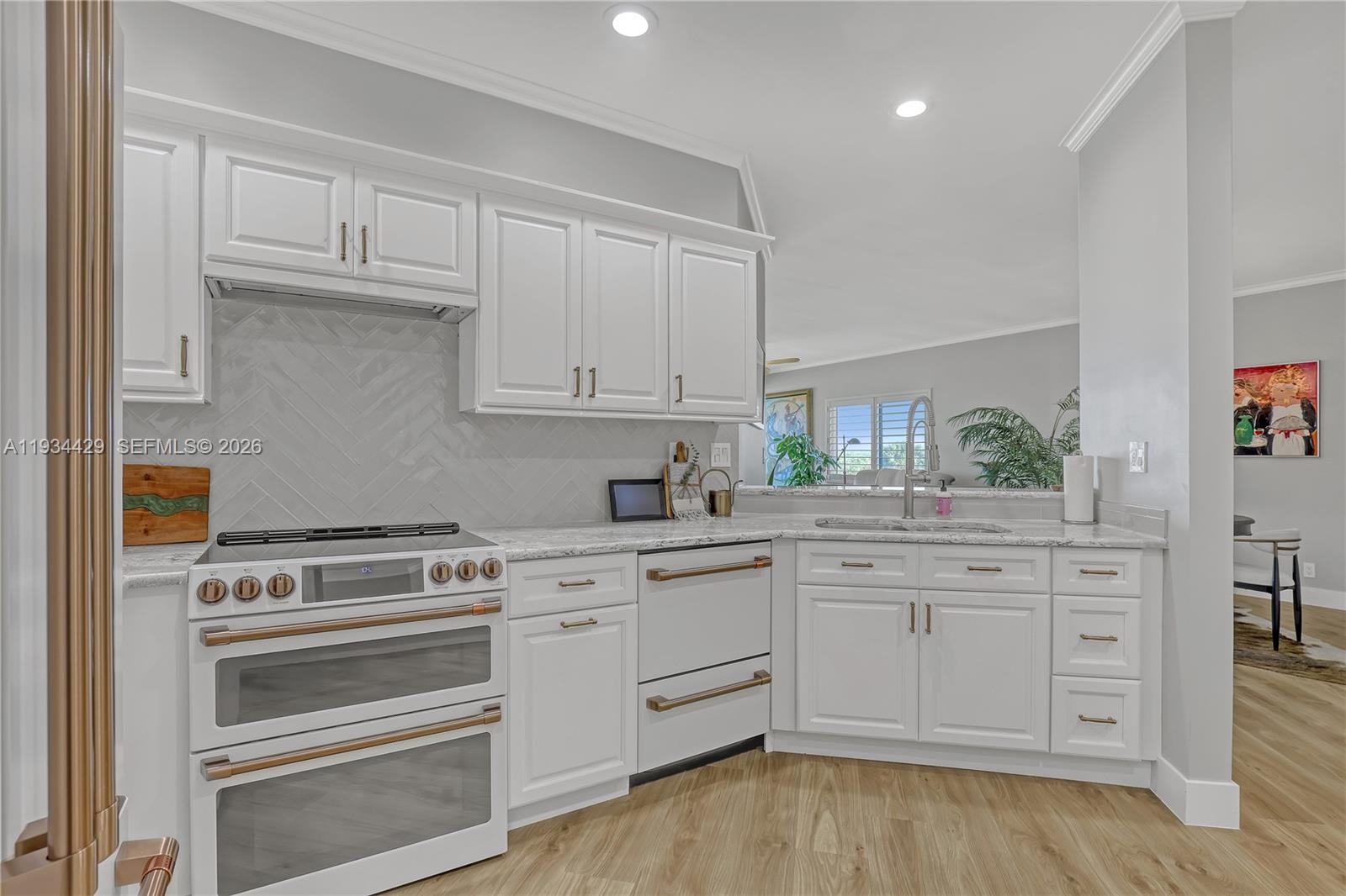 HANSONS LANDING CONDO - Residential