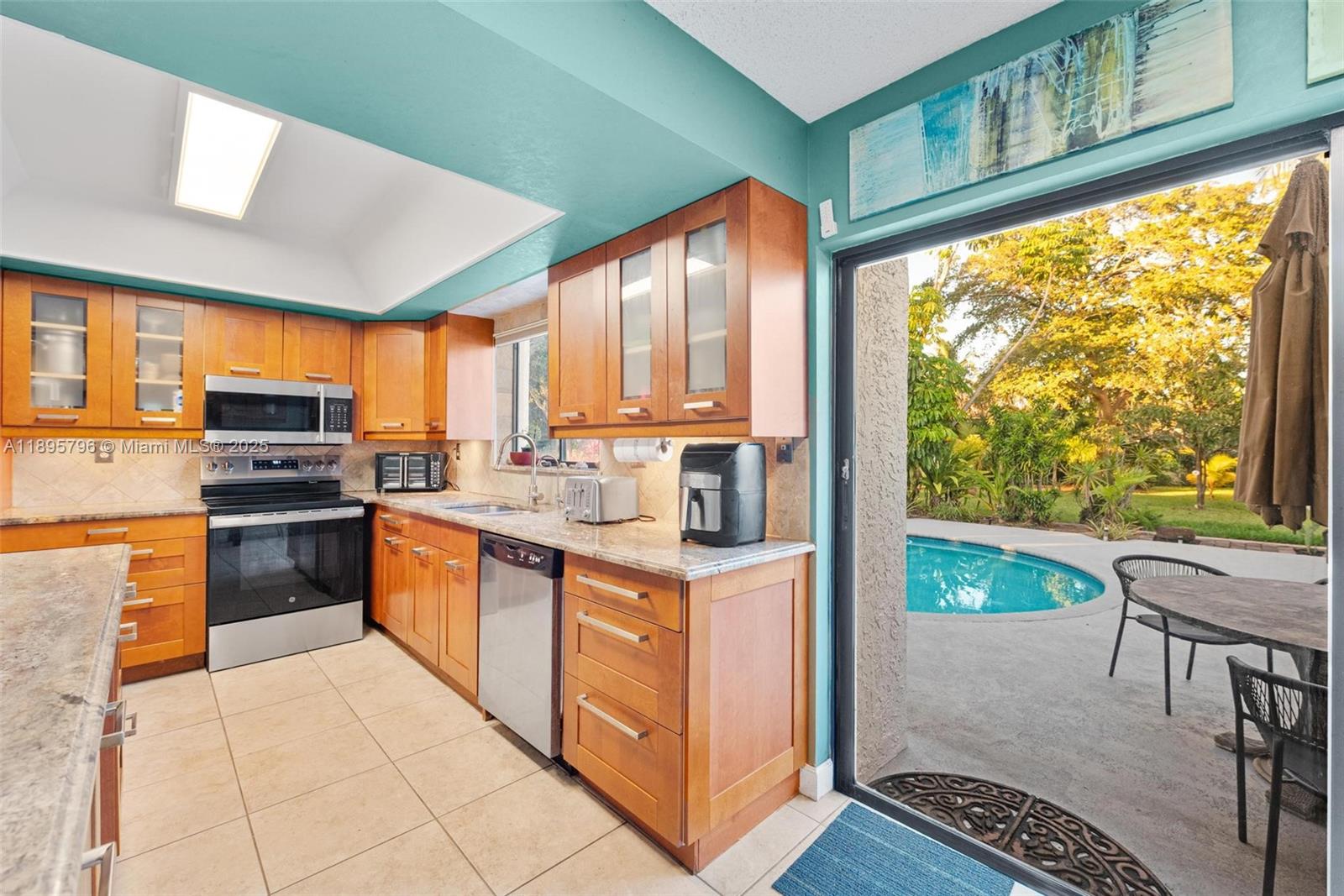 WOODS OF ROLLING HILLS - Residential