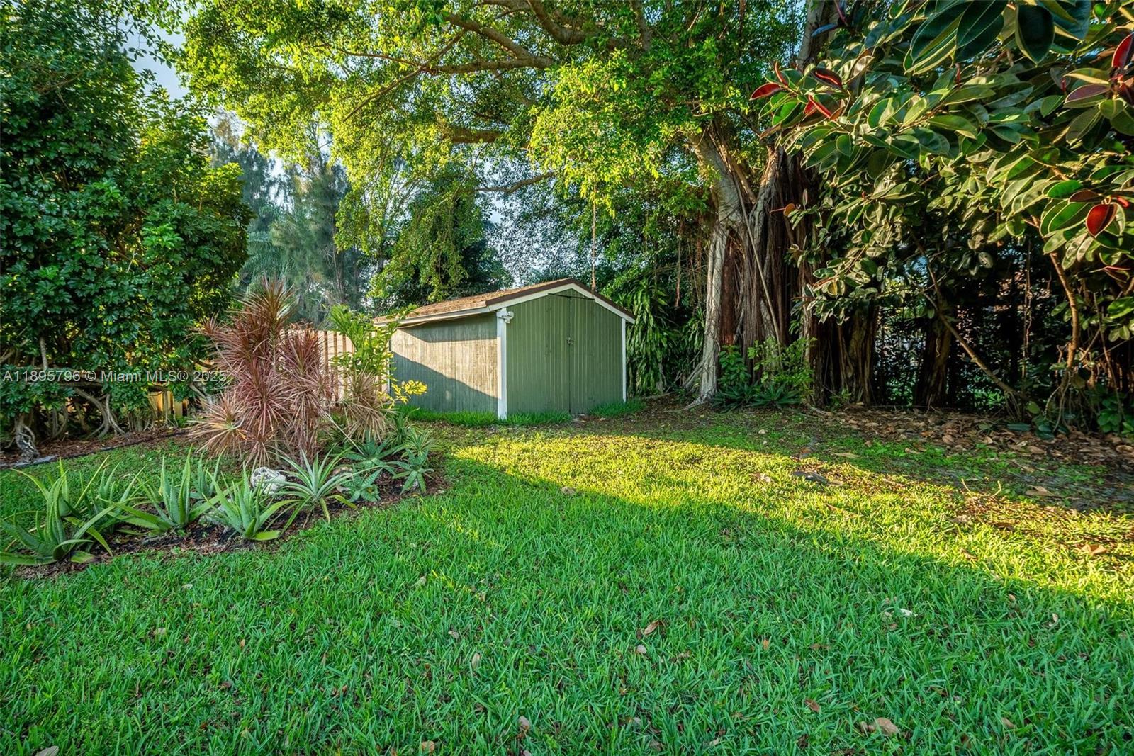 WOODS OF ROLLING HILLS - Residential