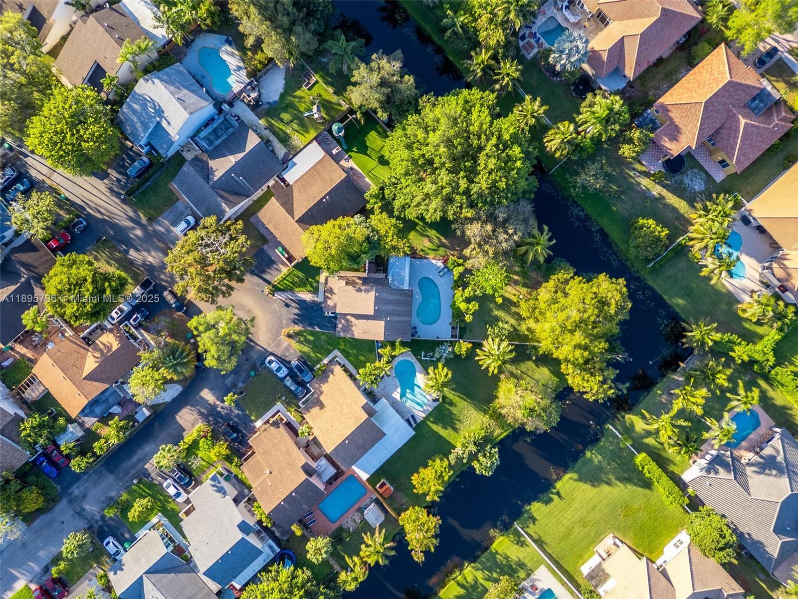 WOODS OF ROLLING HILLS - Residential