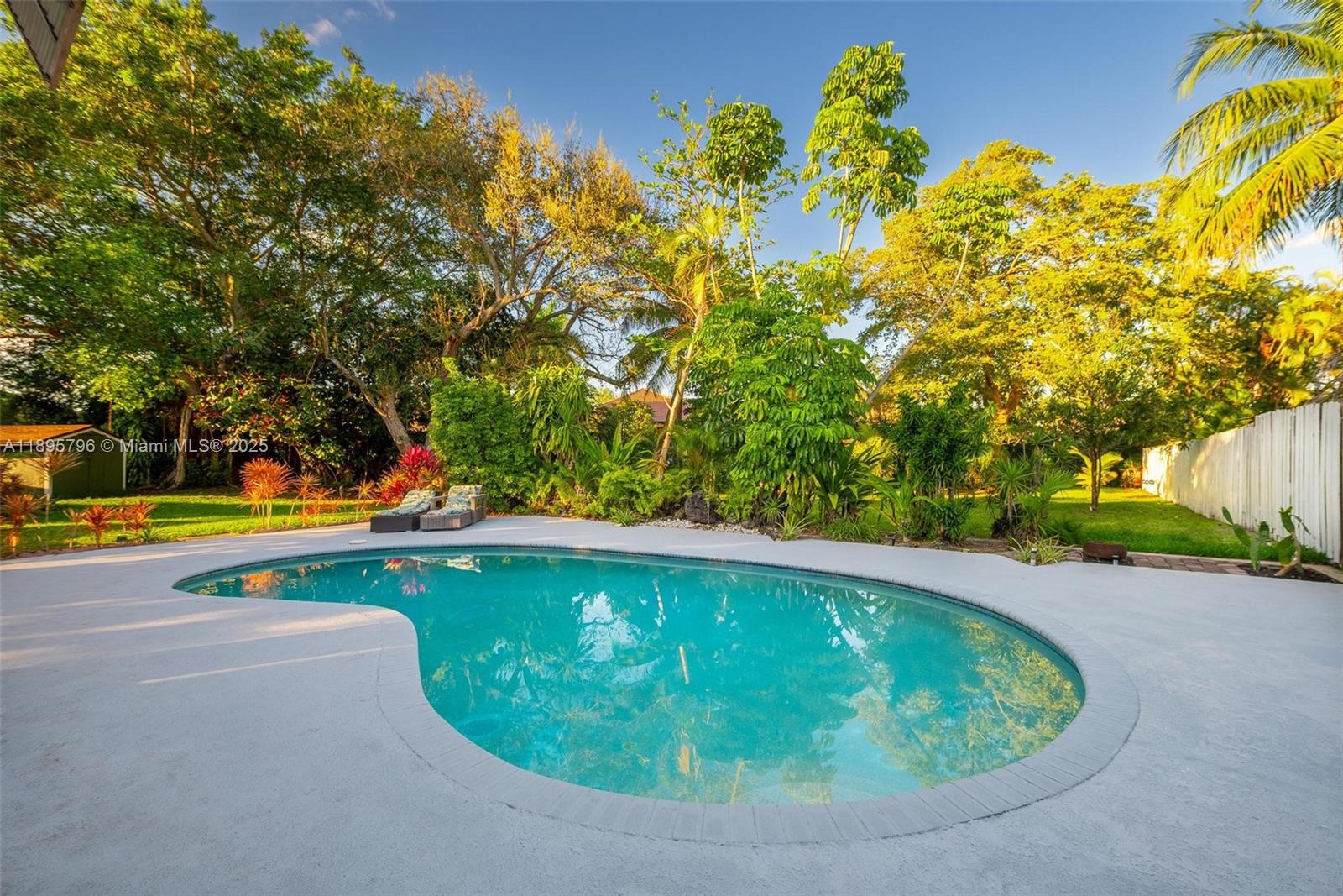 WOODS OF ROLLING HILLS - Residential