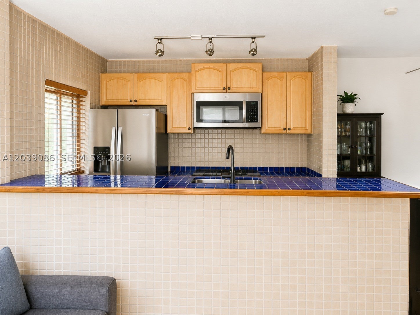 549 Meridian Ave 12