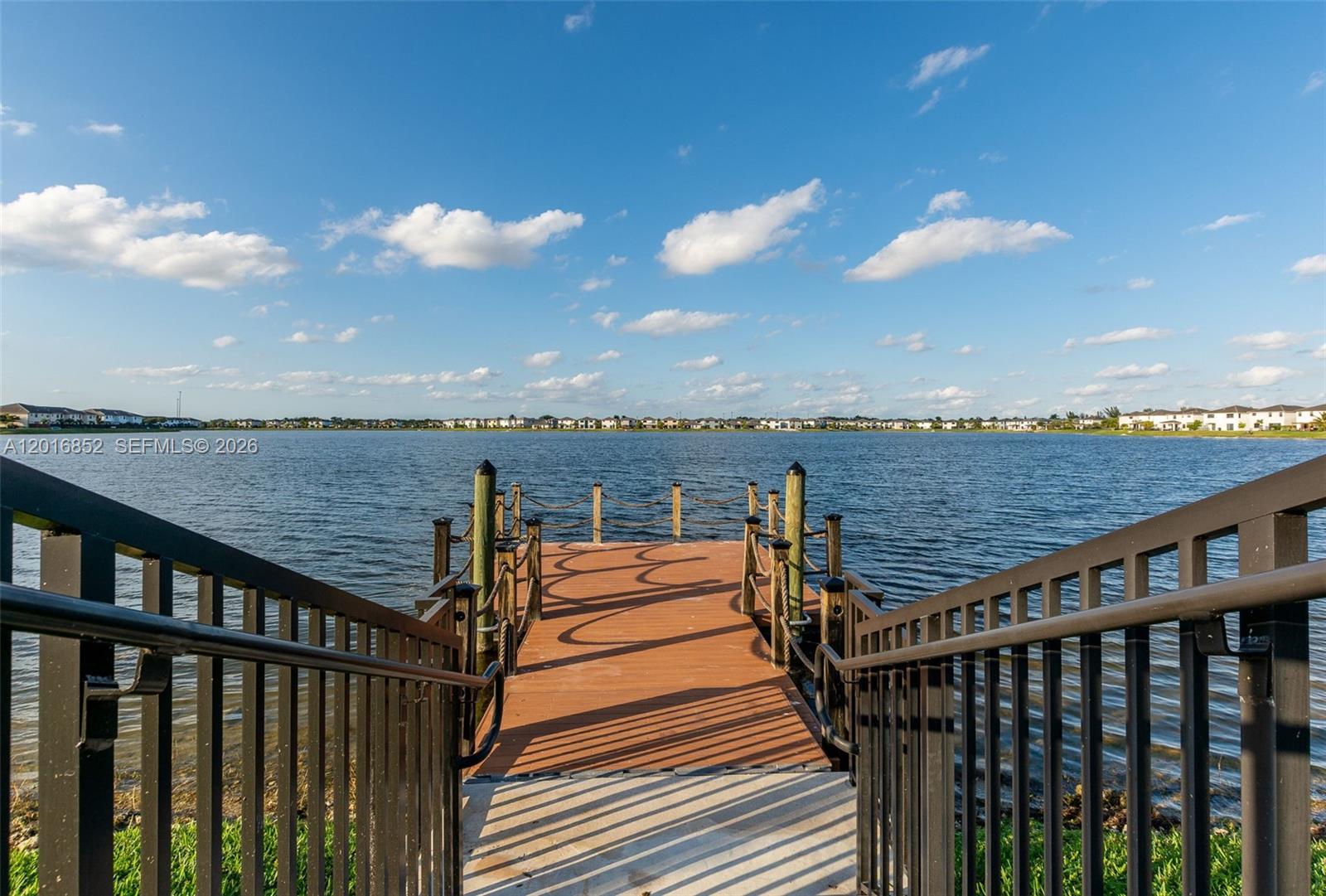 DUNNWOODY LAKE - Residential